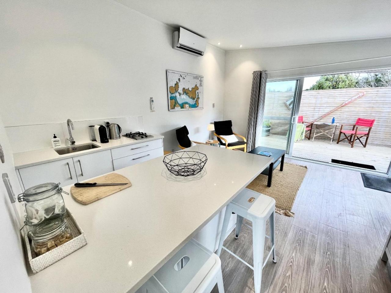 Sailor's Cottage - Stay Waiheke view 4