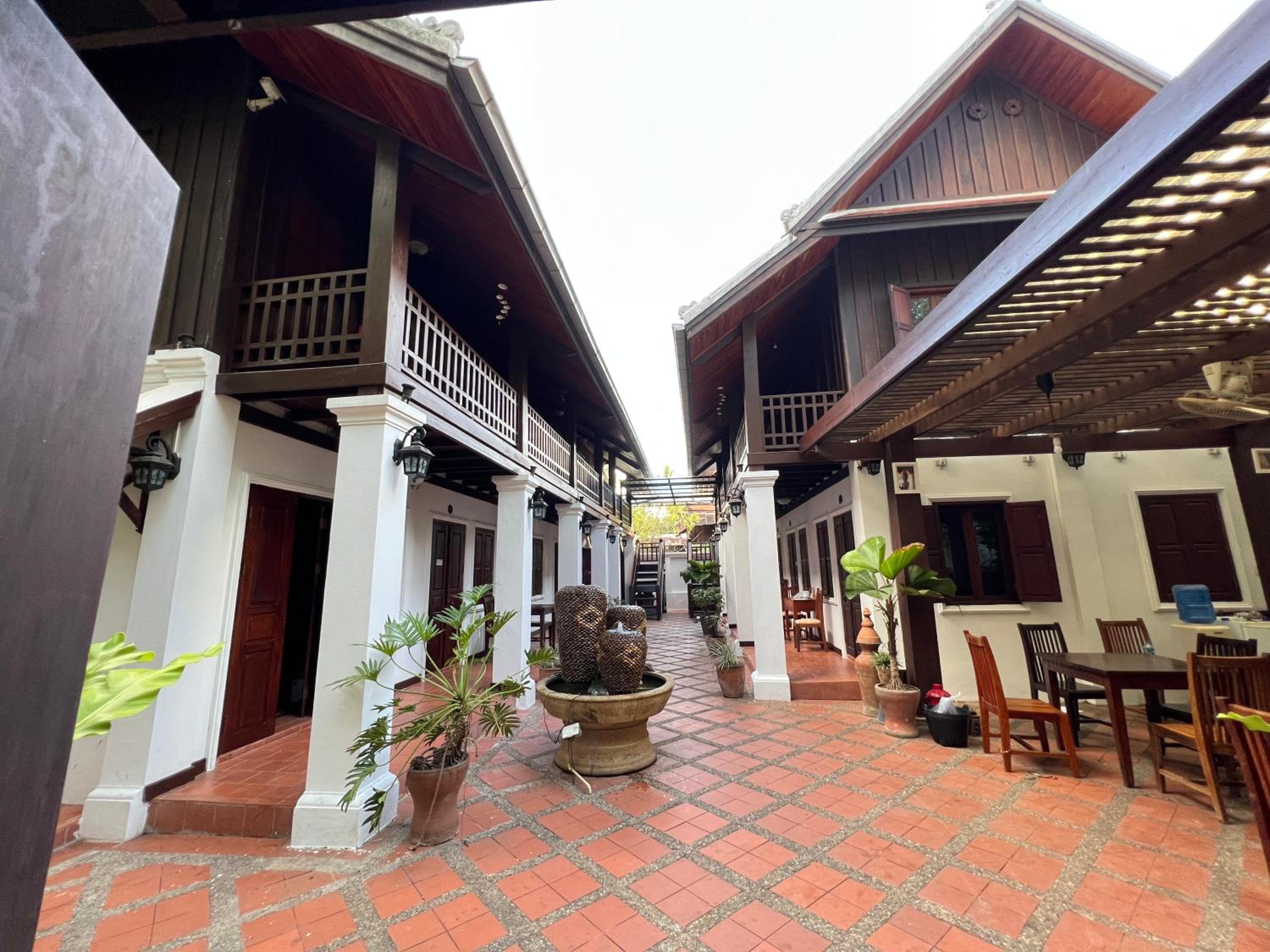 khong kham Hotel