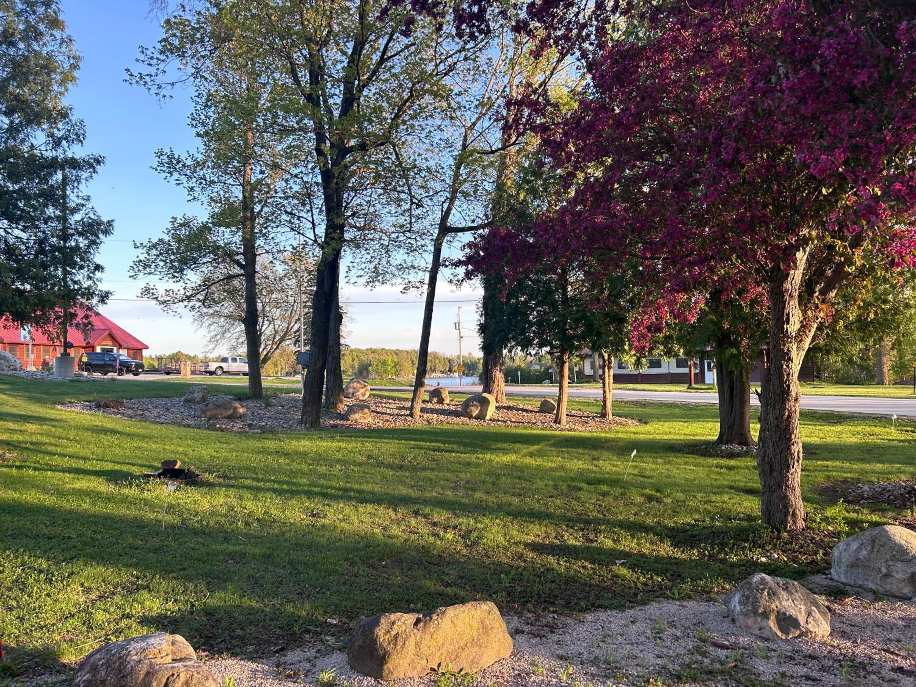 The HiDDEN HAVEN, Book your stay for NFL DRAFT & Road America view 5