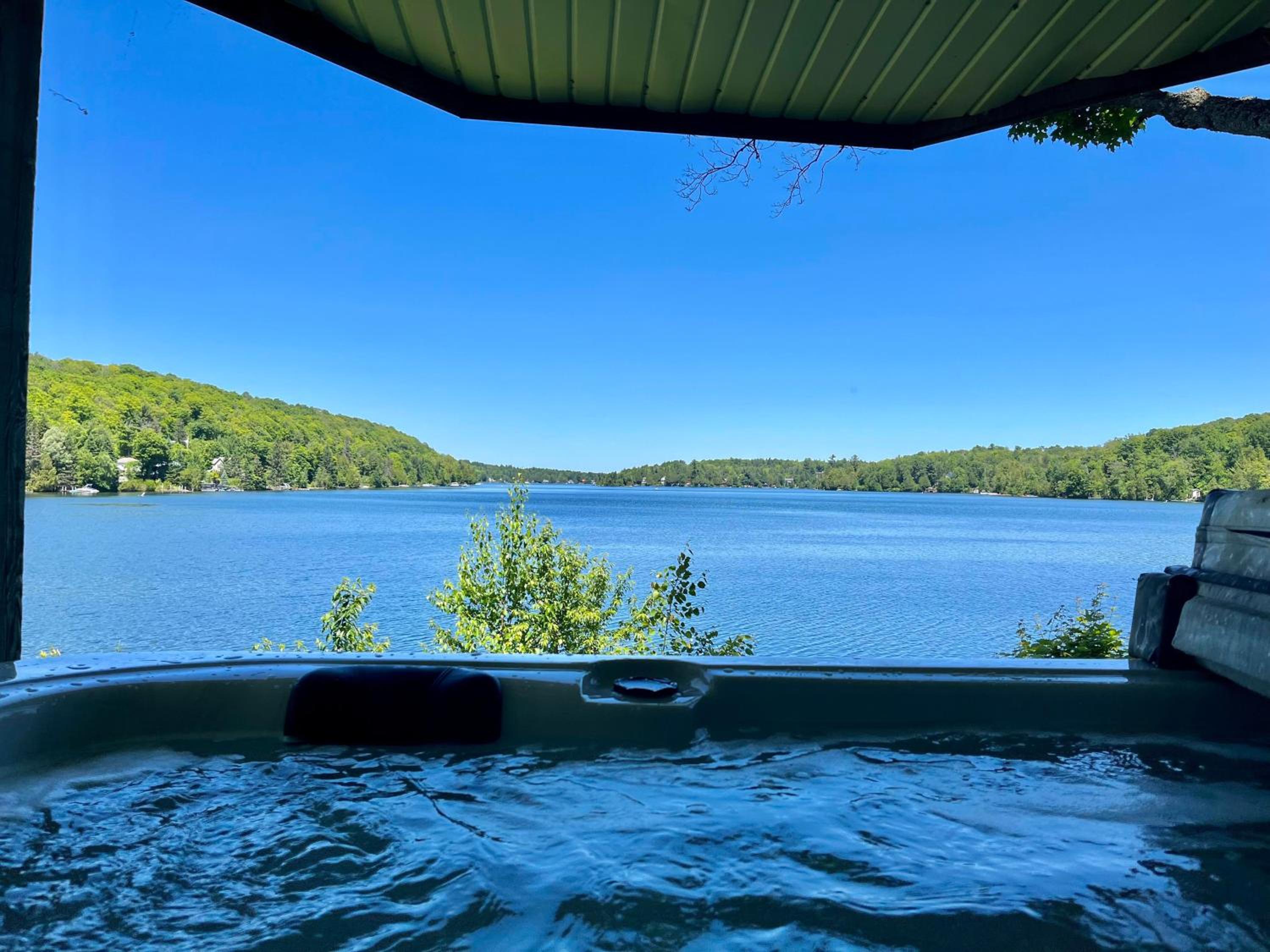 Breathtaking Lake View With Spa Chalet 360