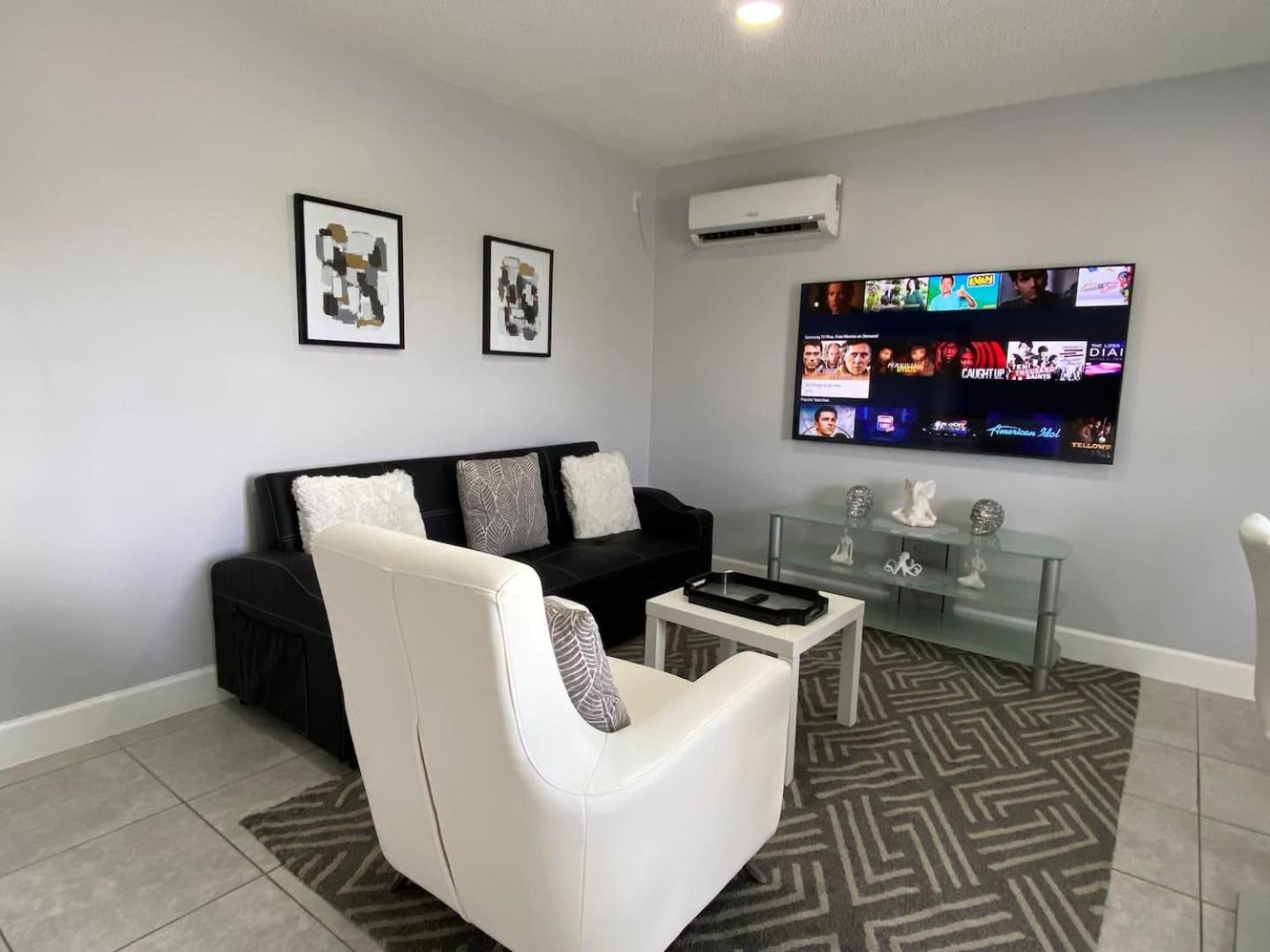 Bens Spacious Luxury Suite view 2