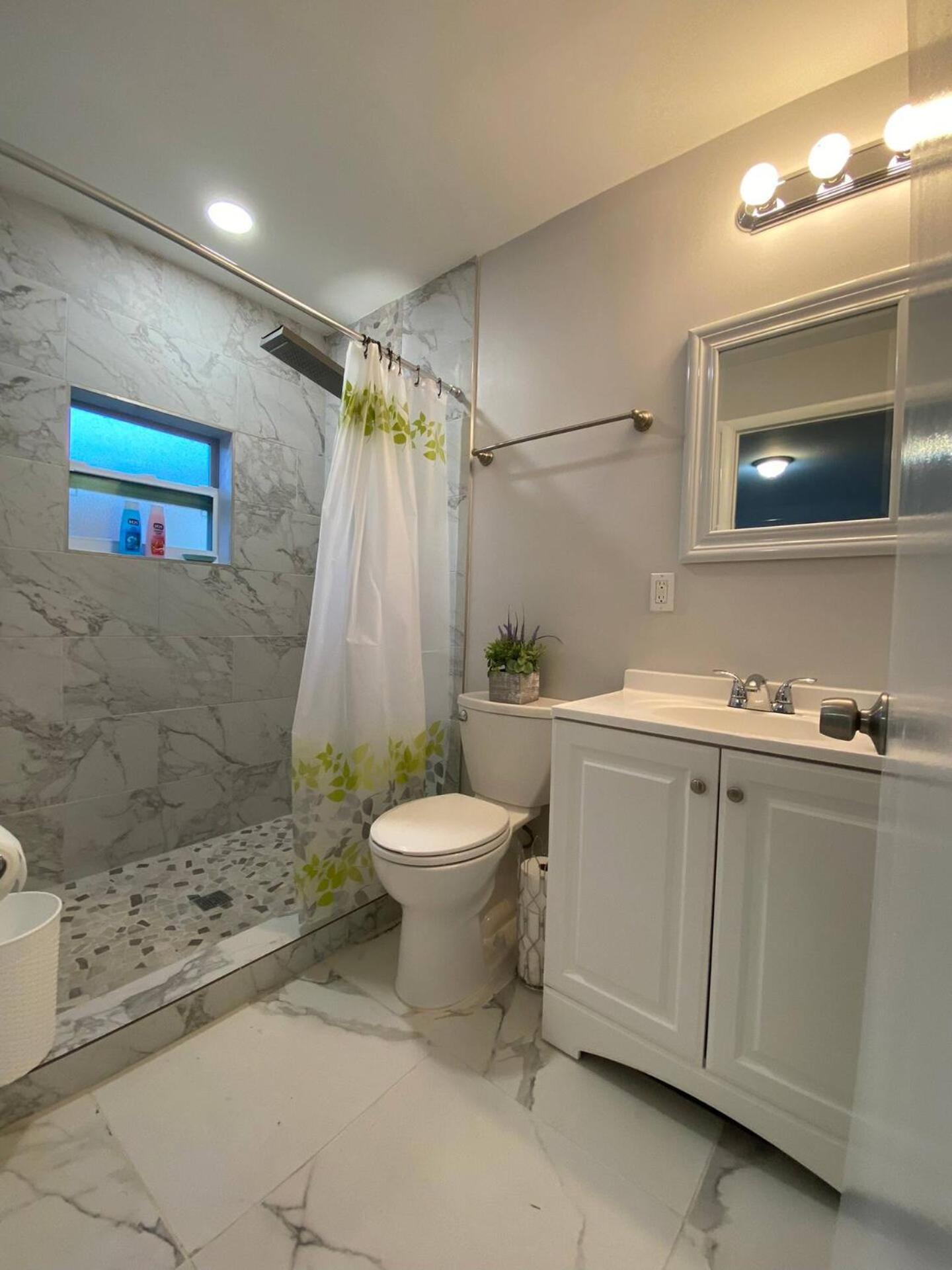 Mazor luxury one bedroom vacation Home view 2