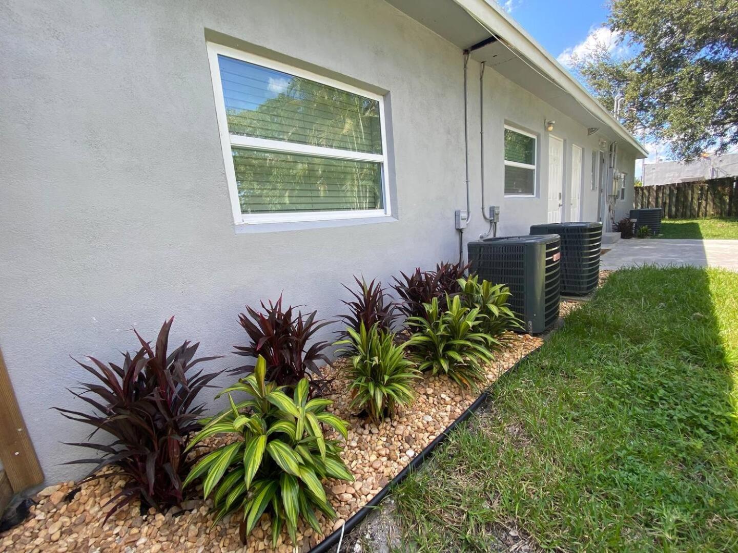 Mazor luxury one bedroom vacation Home view 4