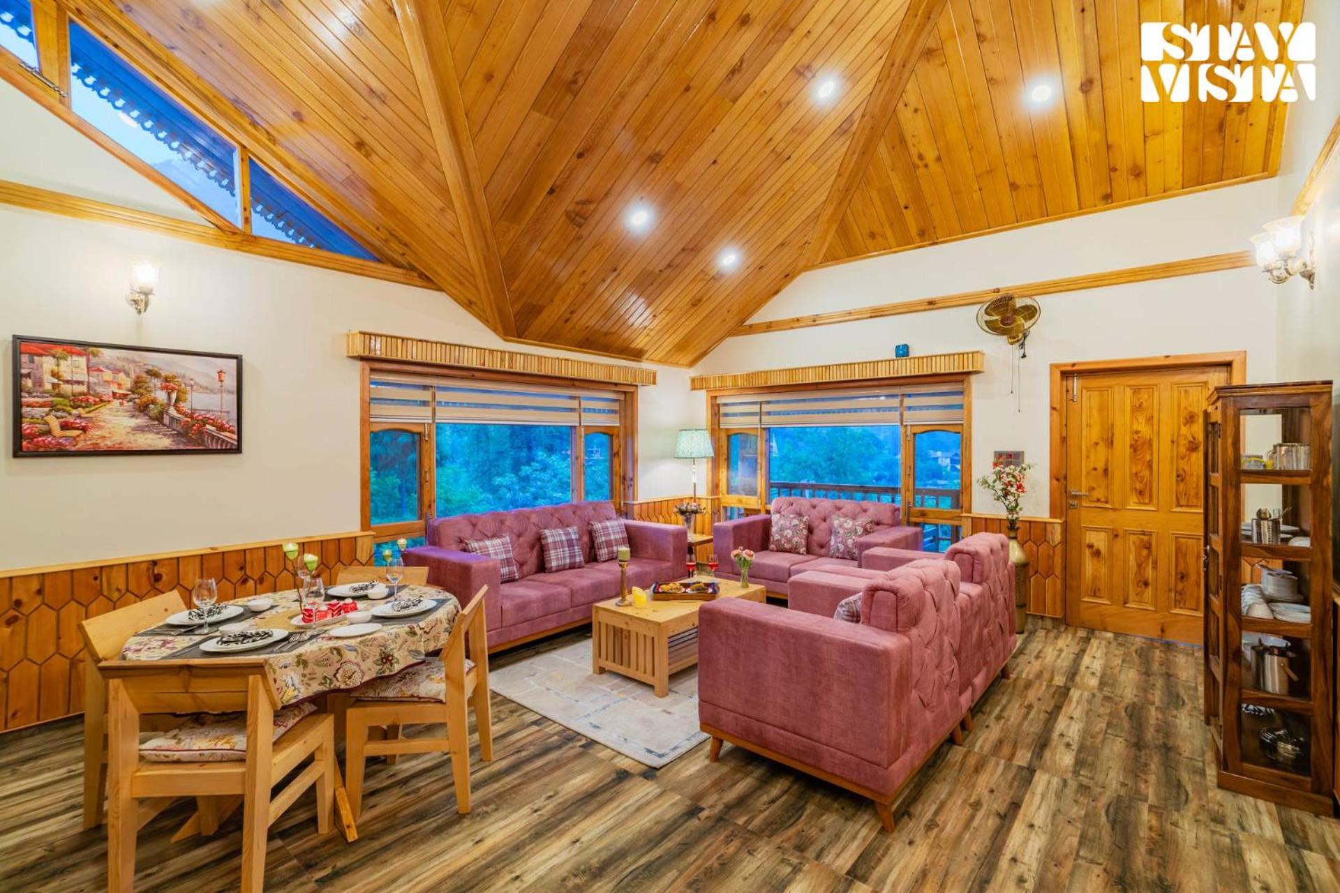 StayVista at Amritalaya - Luxury Villa with Bonfire in Raison