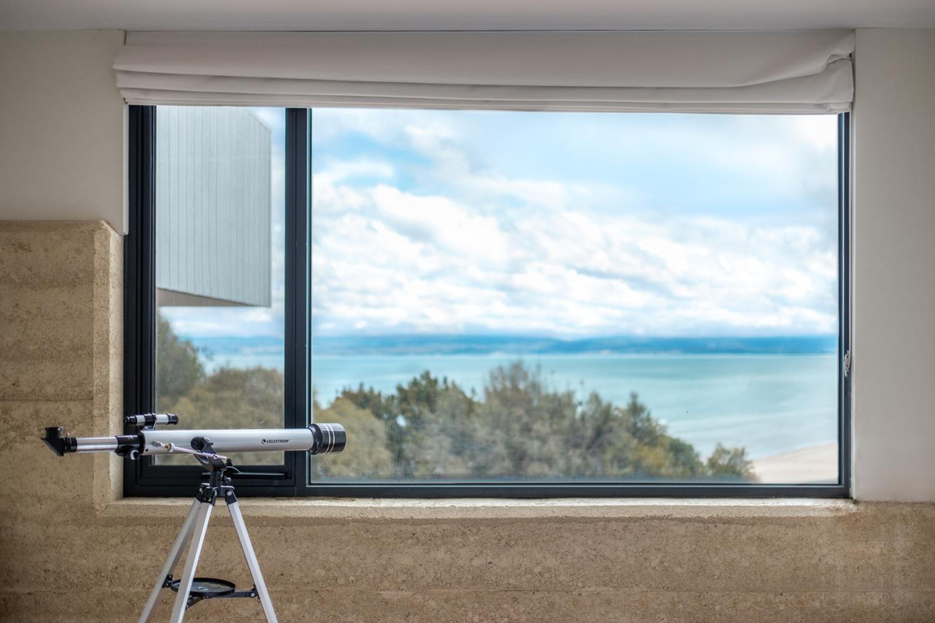 Sea View ~ ultimate beachside retreat!