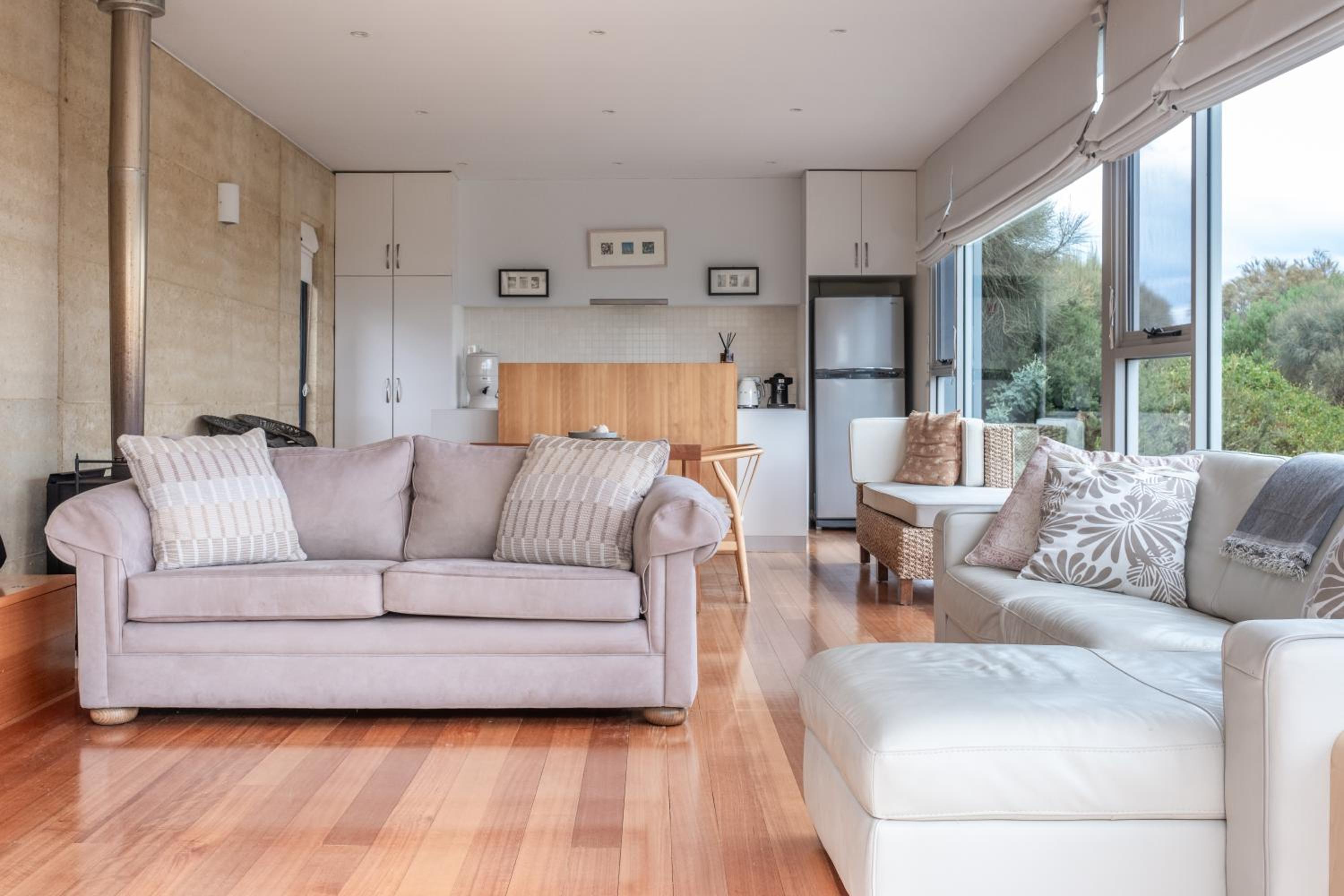 Sea View ~ ultimate beachside retreat!