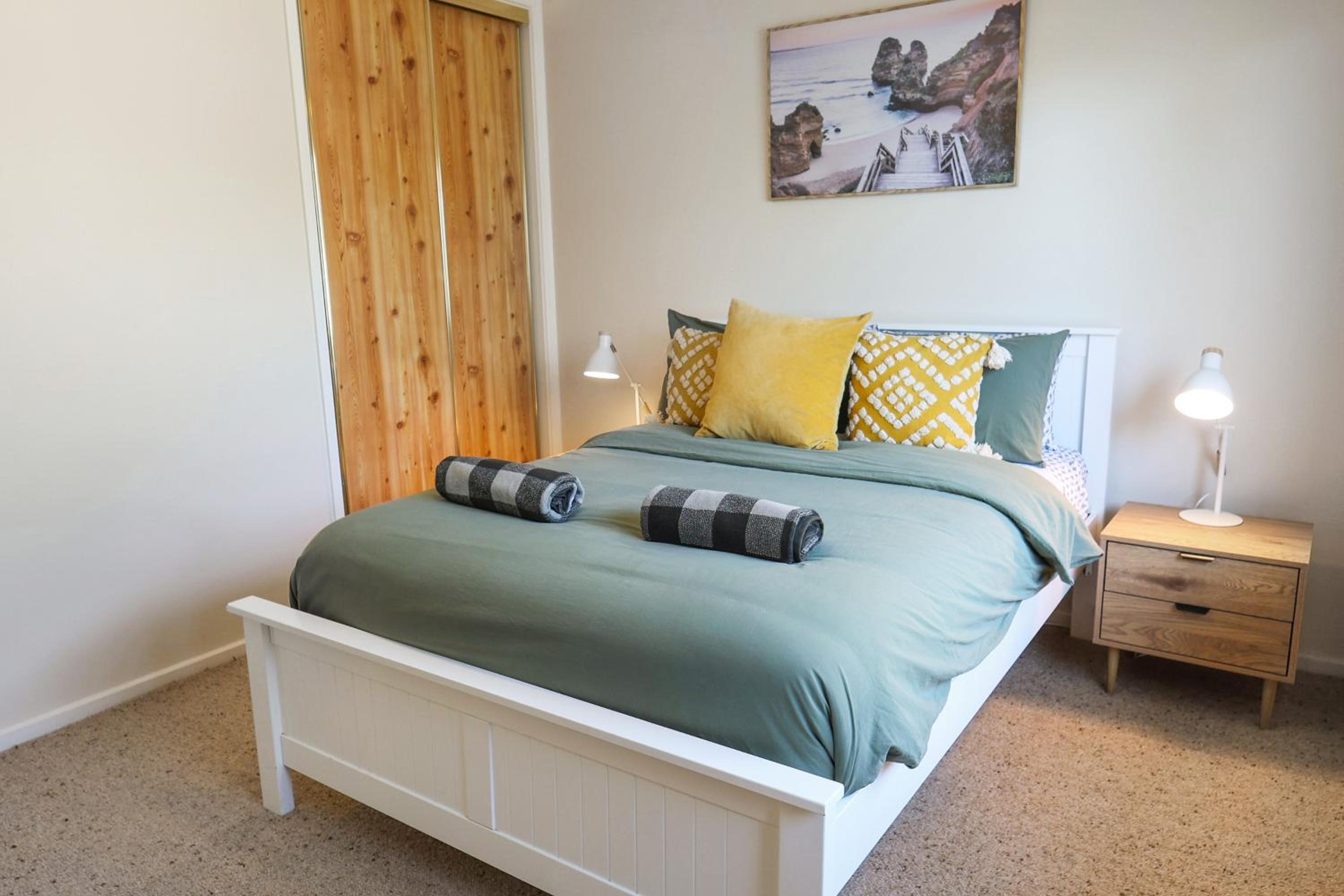 Riverview Retreat - Pool - Sleeps 8 By HostyCo