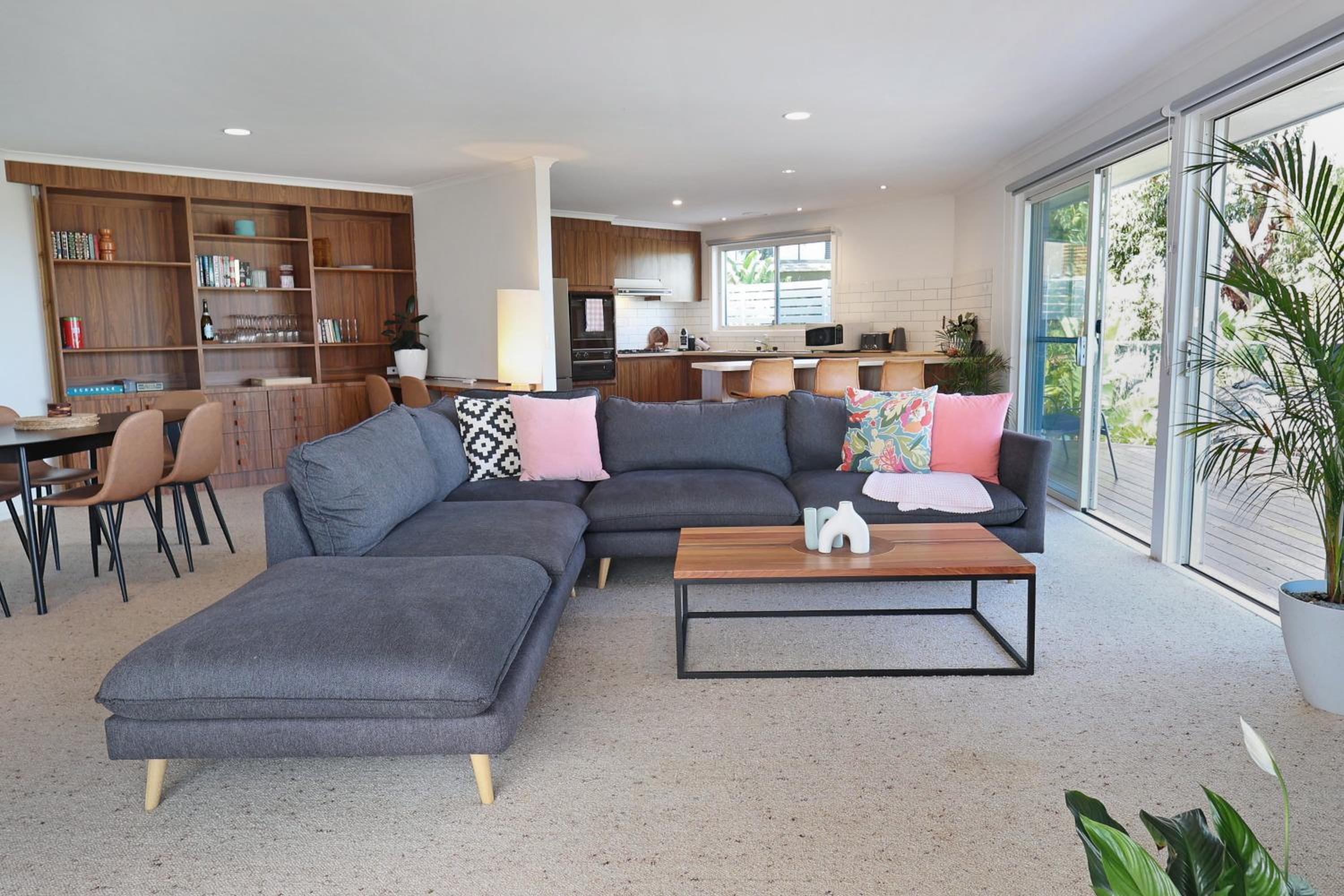 Riverview Retreat - Pool - Sleeps 8 By HostyCo