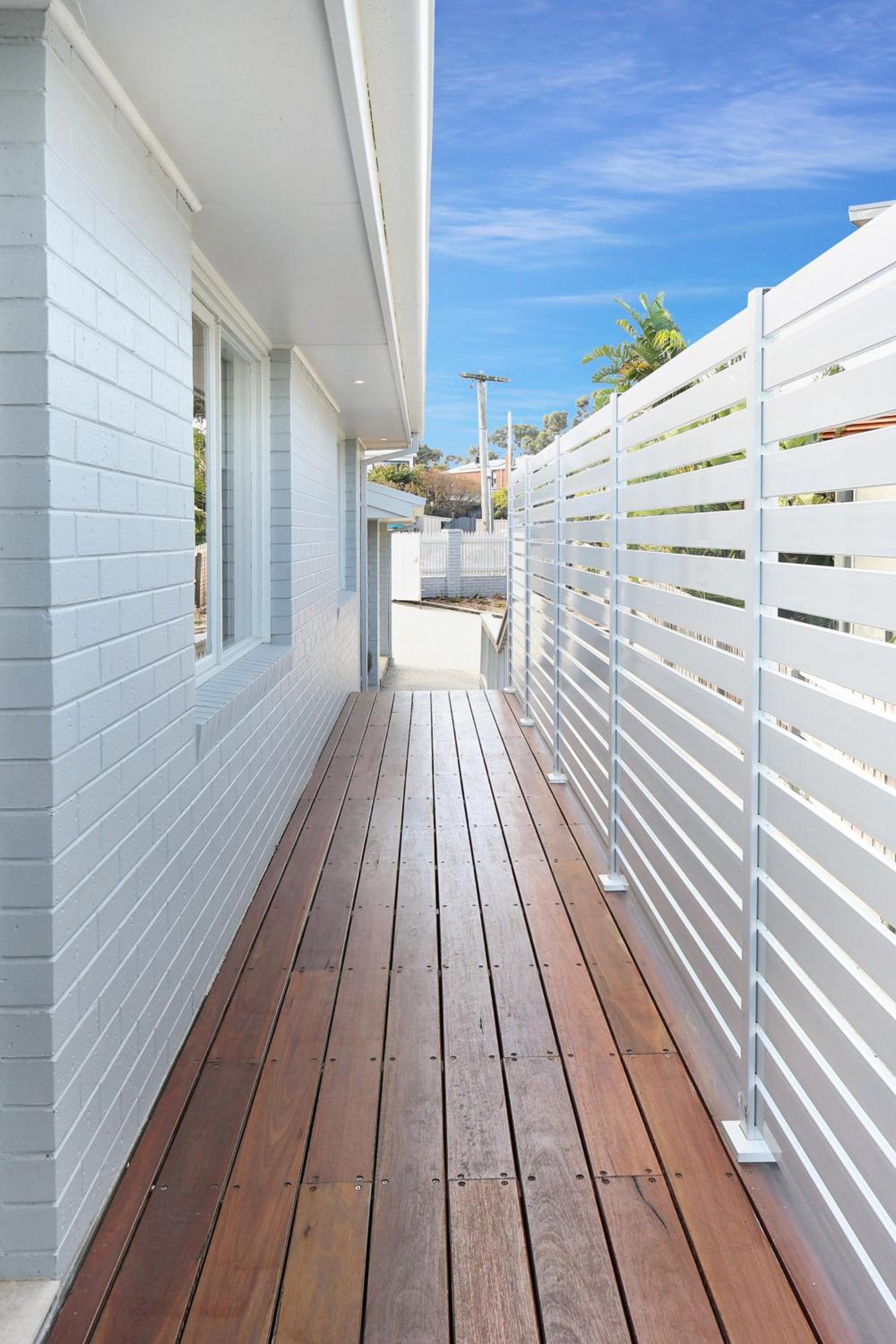 Riverview Retreat - Pool - Sleeps 8 By HostyCo