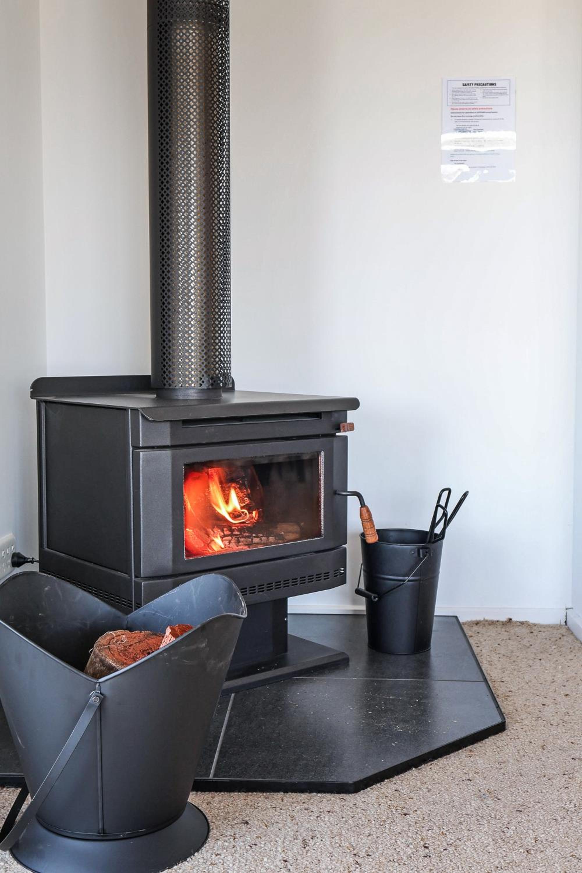 Riverview Retreat - Pool - Sleeps 8 By HostyCo