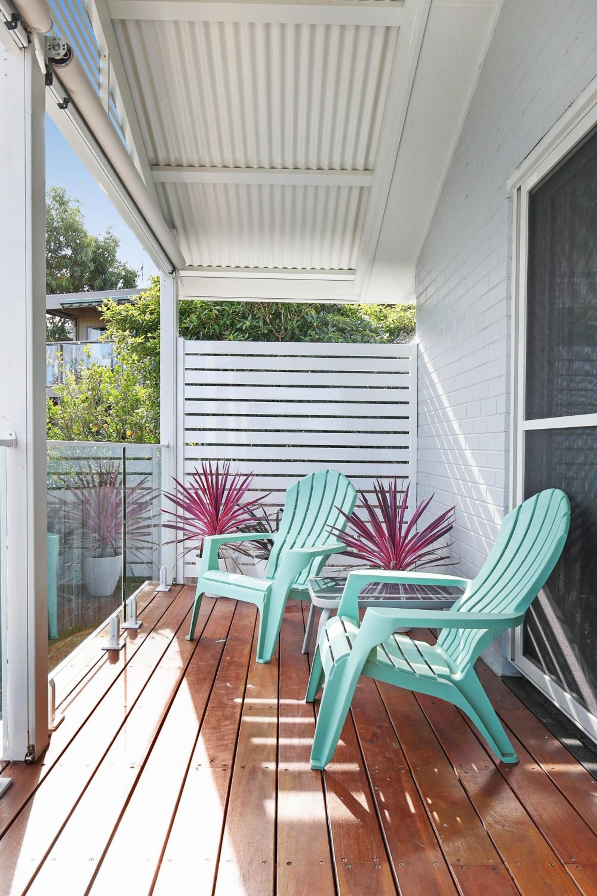 Riverview Retreat - Pool - Sleeps 8 By HostyCo