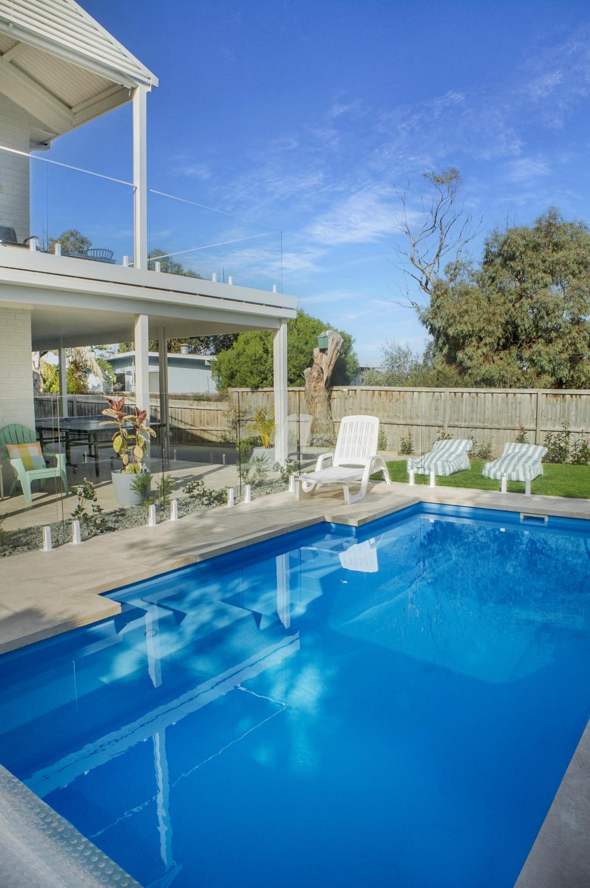 Riverview Retreat - Pool - Sleeps 8 By HostyCo