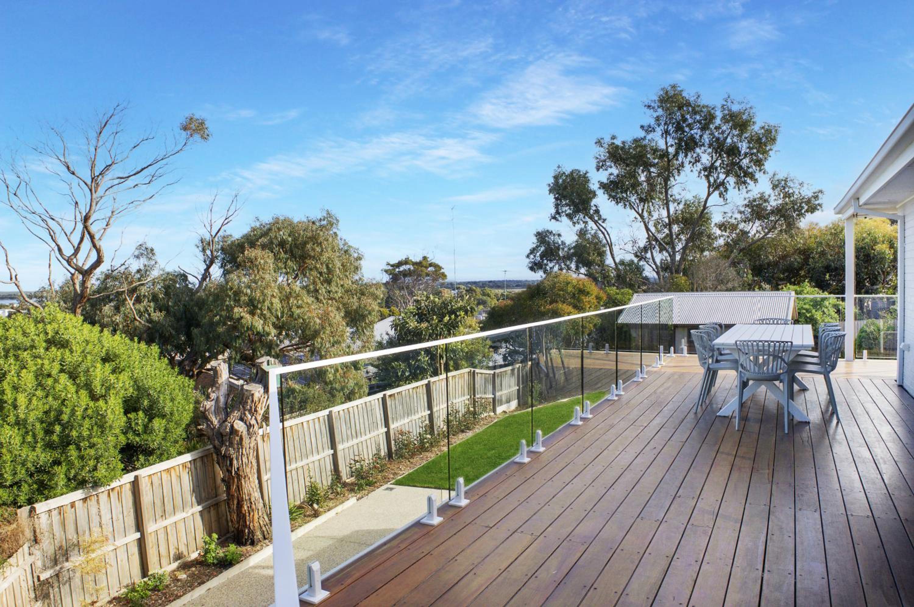 Riverview Retreat - Pool - Sleeps 8 By HostyCo
