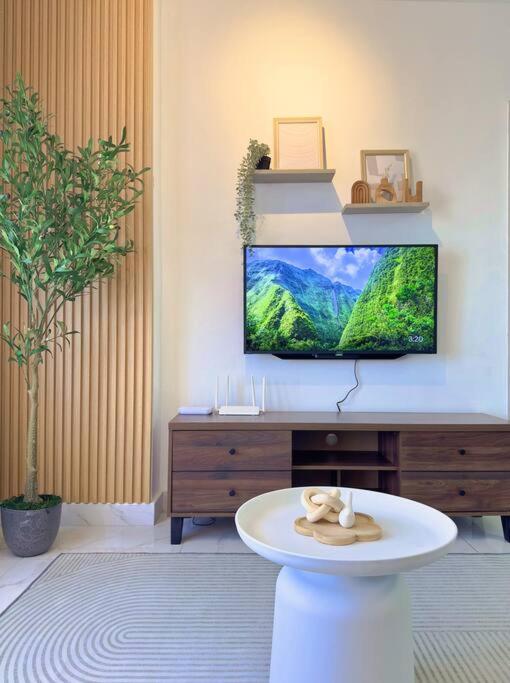 Netflix Two Bedroom Troika Kota Bharu Homestay 198 photo 2