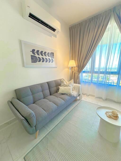 Netflix Two Bedroom Troika Kota Bharu Homestay 198 photo 7