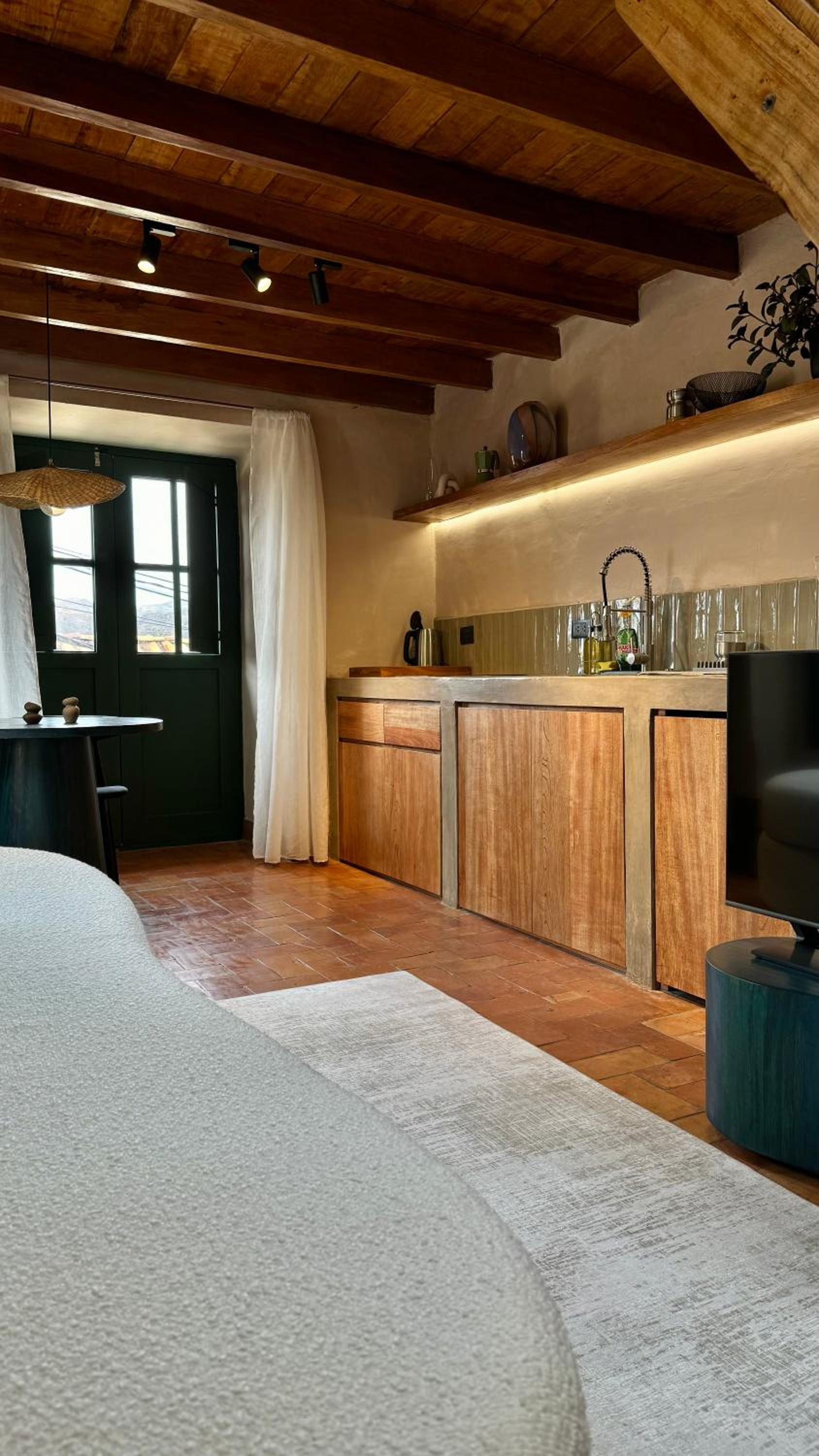 DOWNTOWN DESIGN LOFT