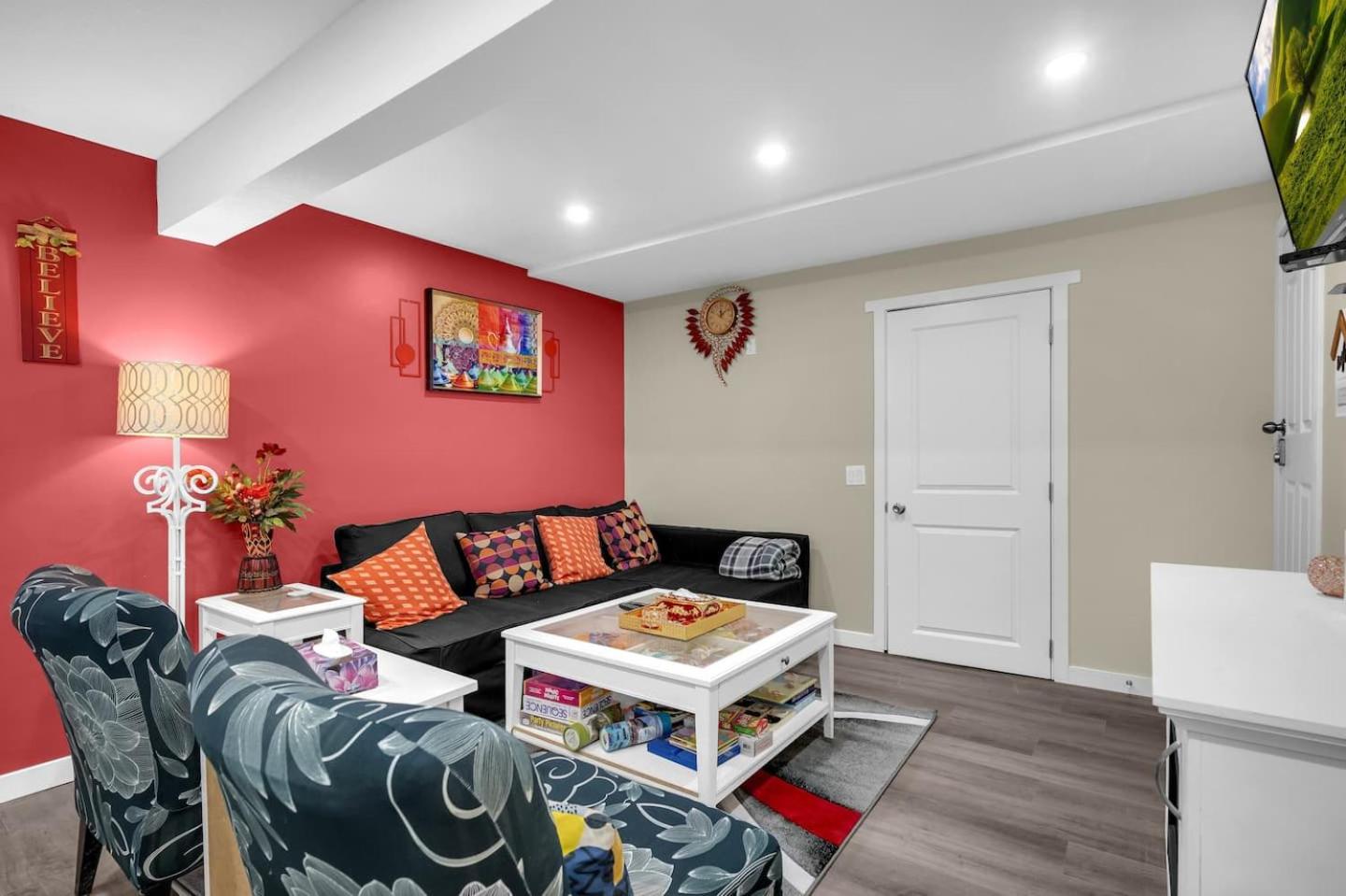 240 Spacious Modern Home w AC