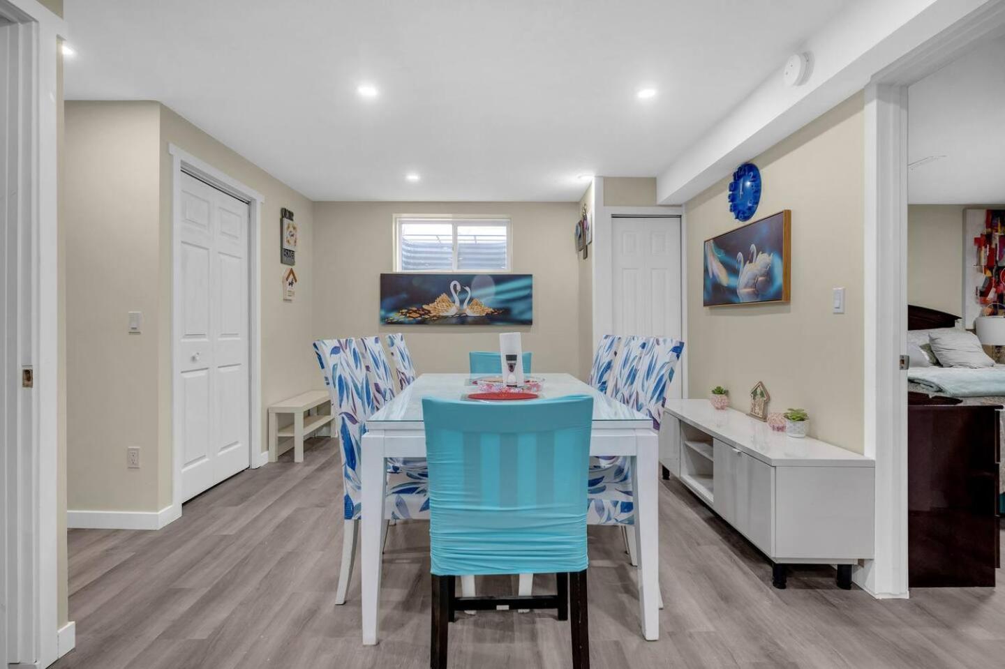 240 Spacious Modern Home w AC