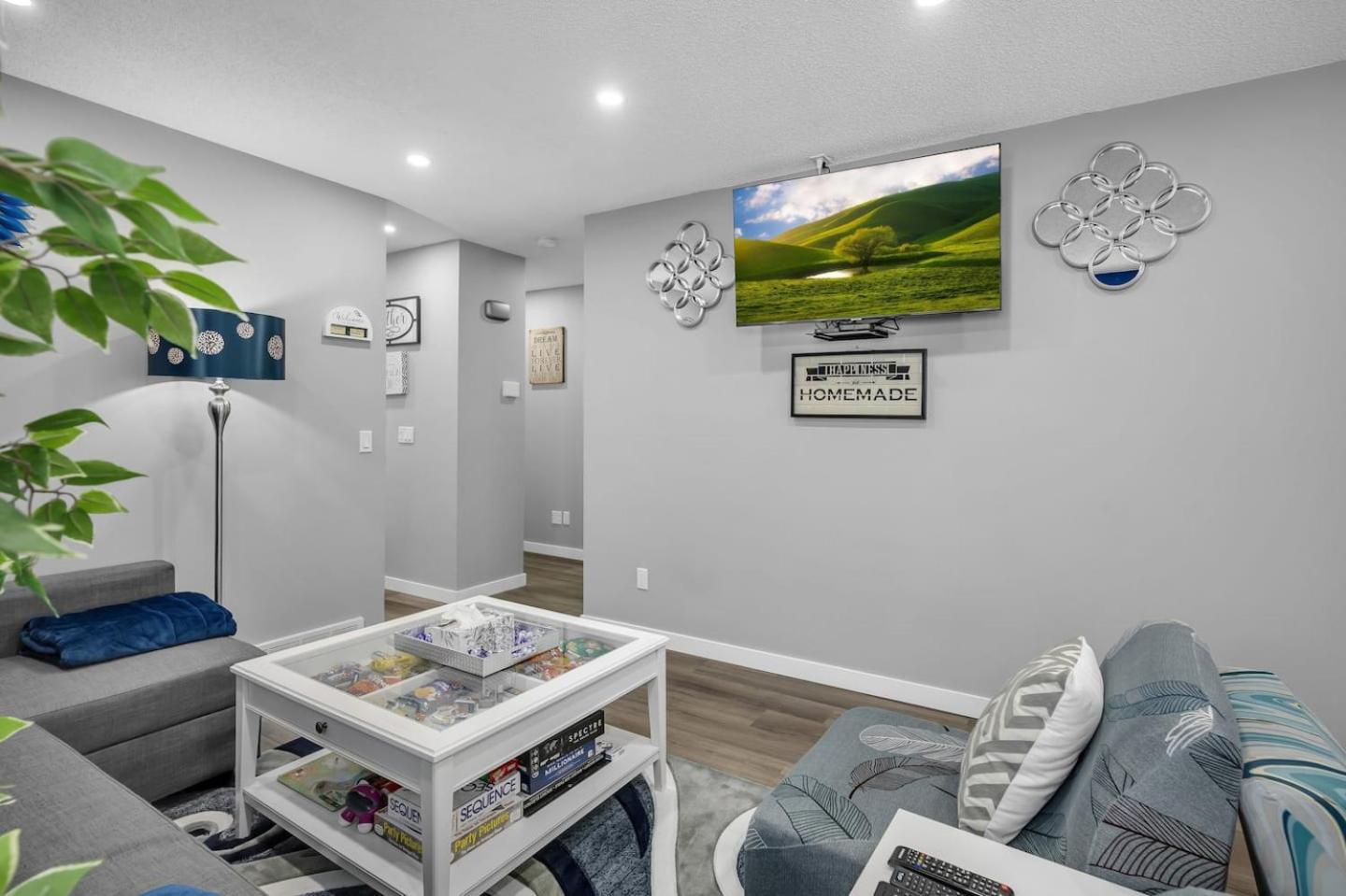 240 Spacious Modern Home w AC