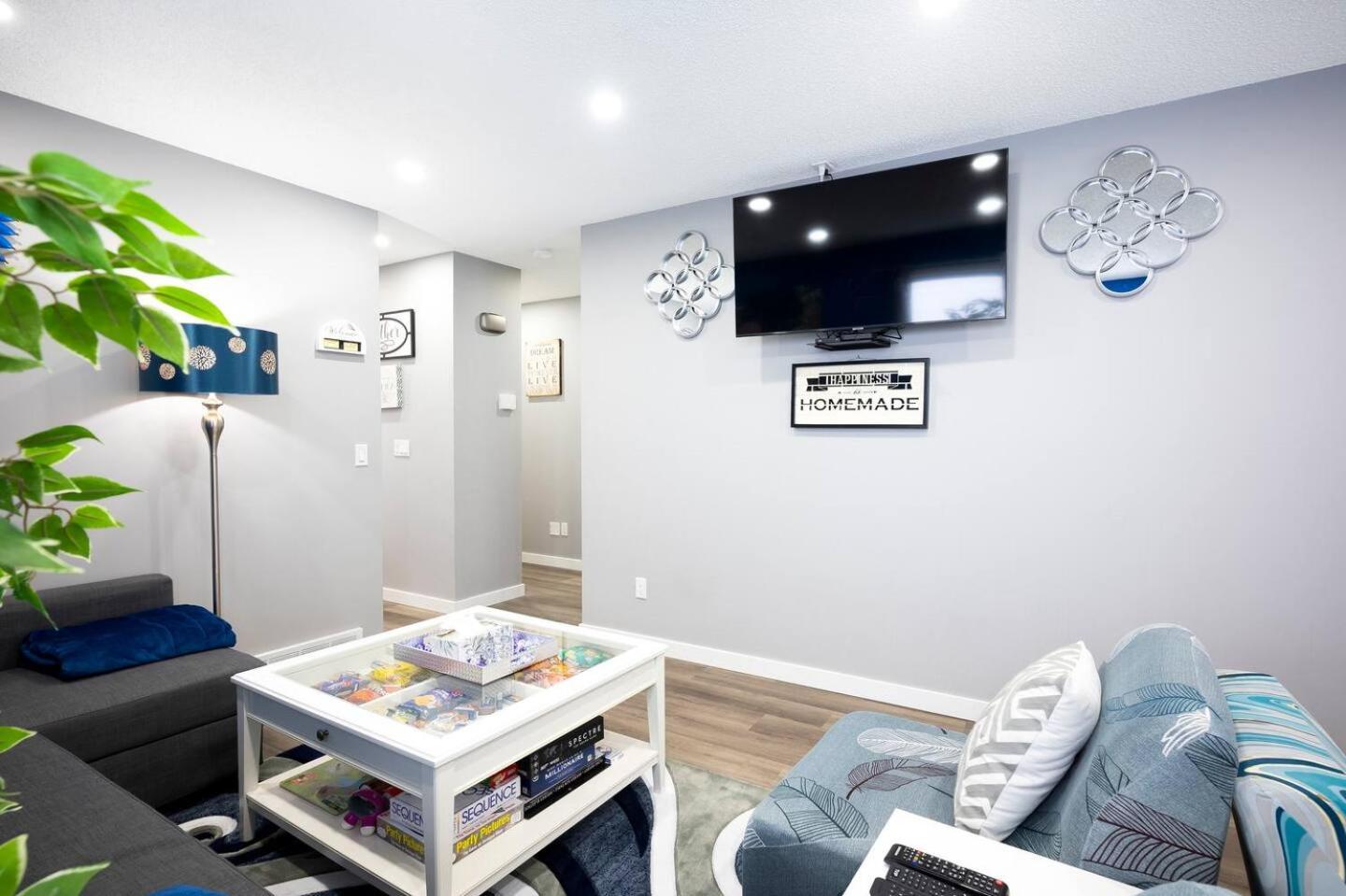 240 Spacious Modern Home w AC