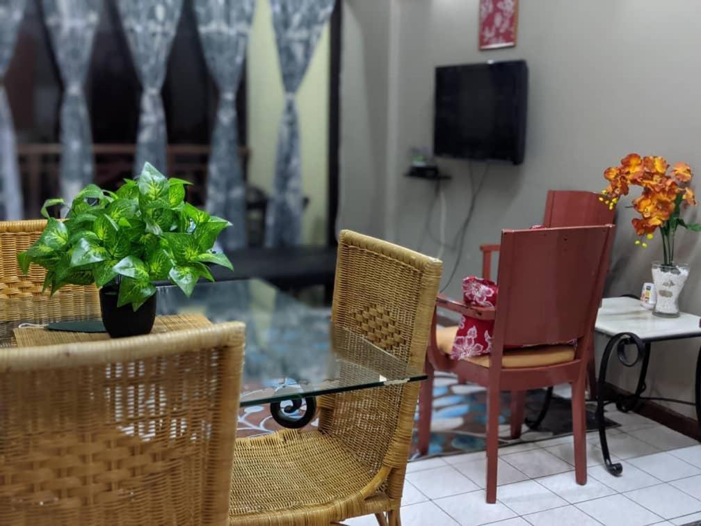 Dhomestay