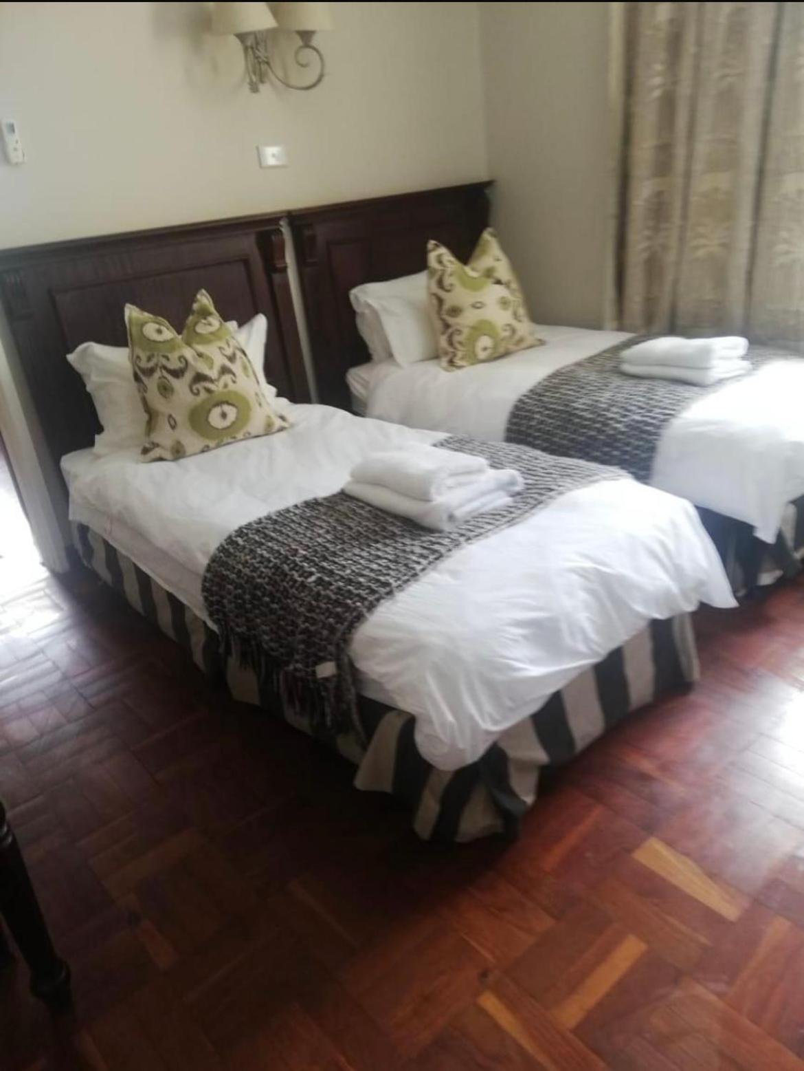 Hilltop Manor Bed and Breakfast view 2
