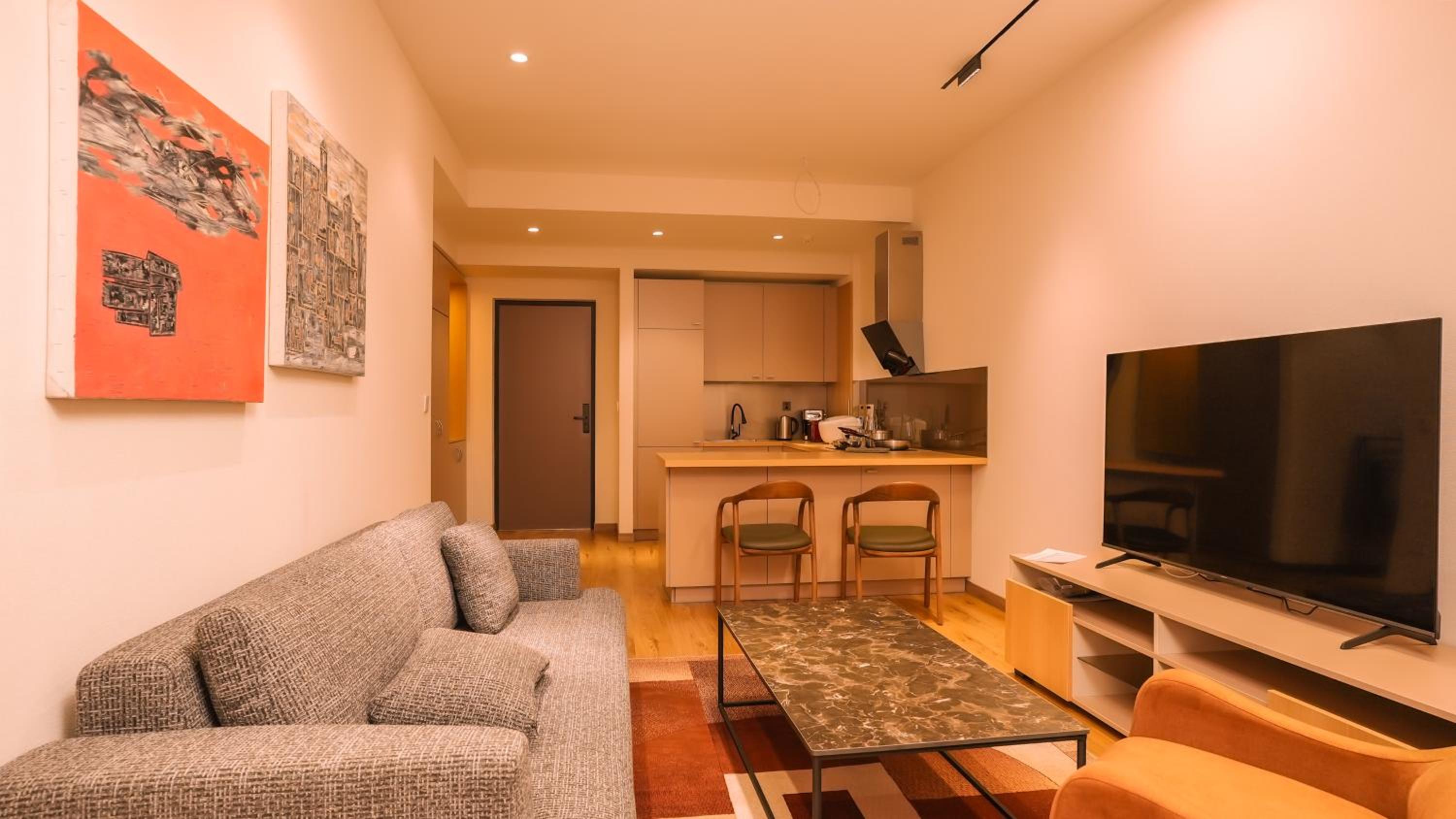 May Seven Hotel and Suites