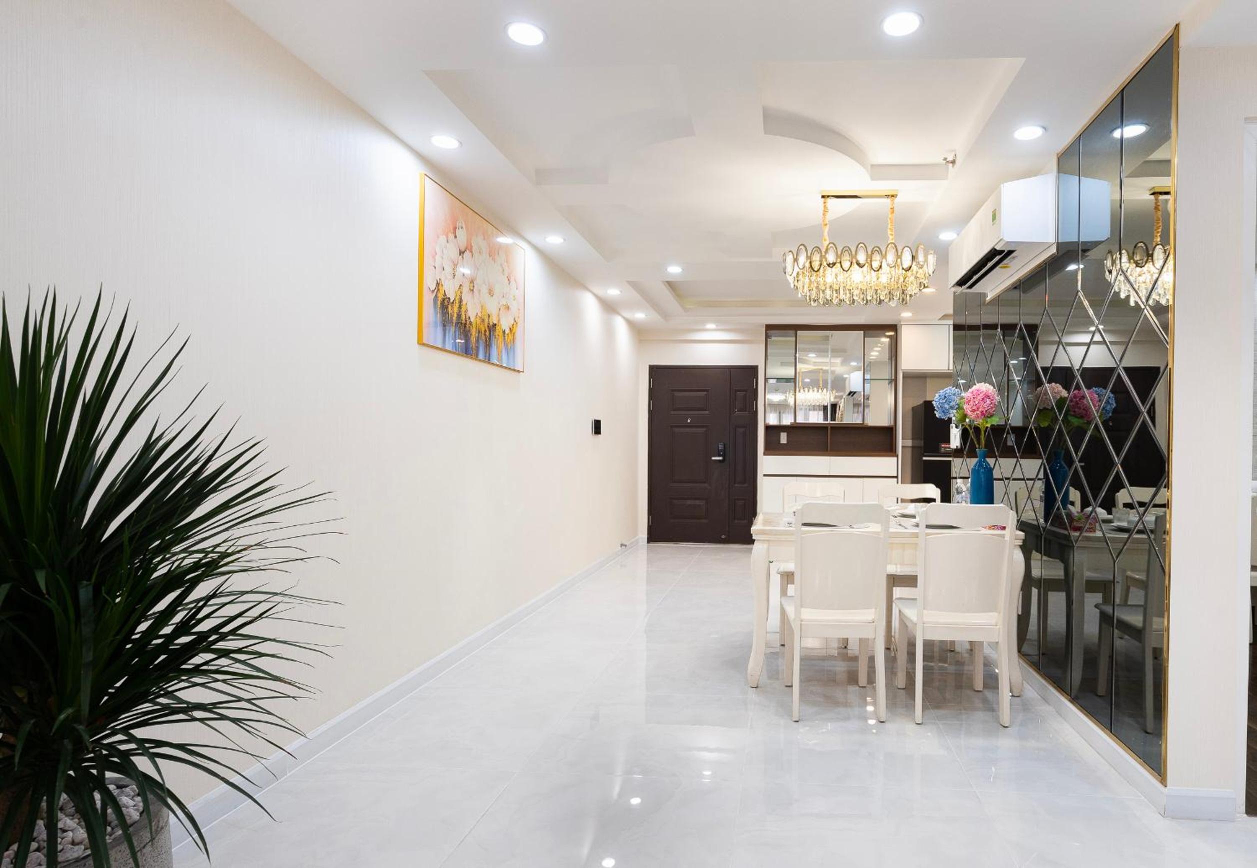 Scenic Valley 3 Bedrooms Balcony with pool view