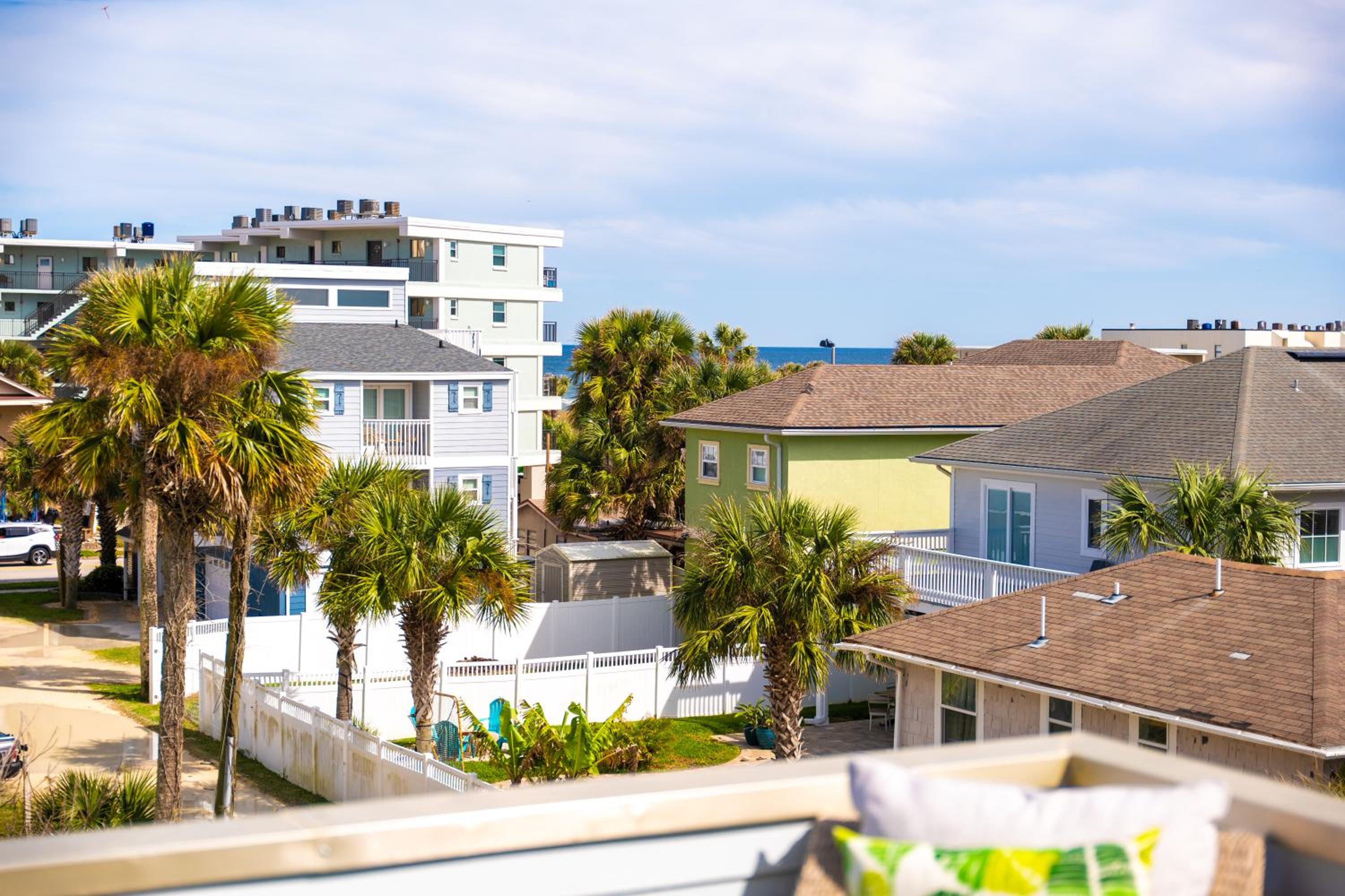 Be A Nomad - 4-Bedroom Ocean View House - 1 Block to Jacksonville Beach view 3