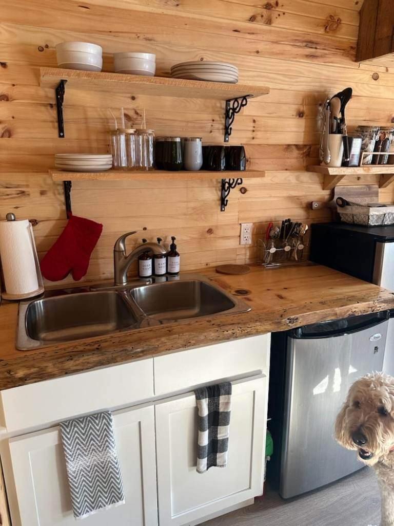 Hillside Haven 1 Bedroom with Hot Tub