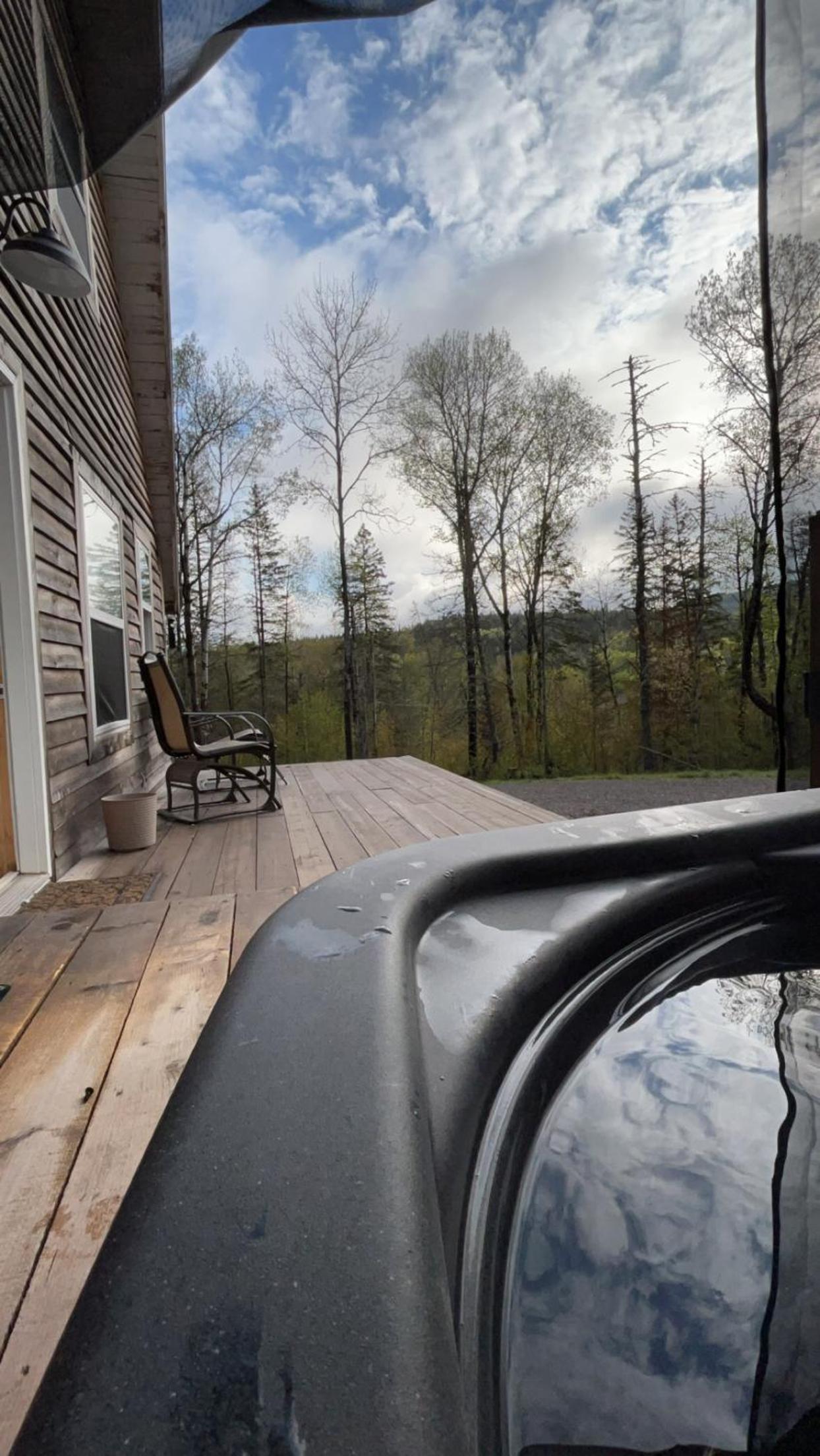 Hillside Haven 1 Bedroom with Hot Tub