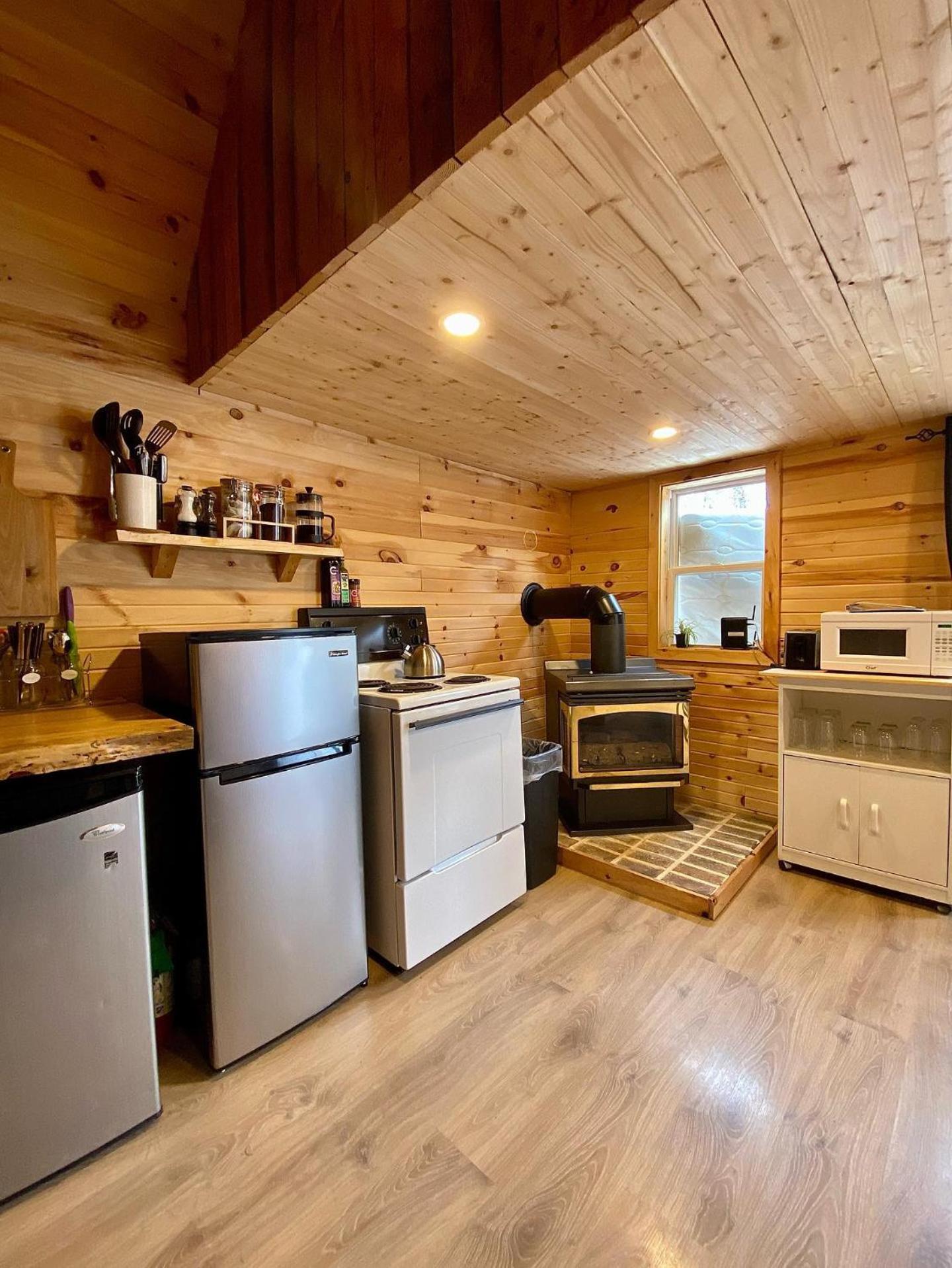 Hillside Haven 1 Bedroom with Hot Tub