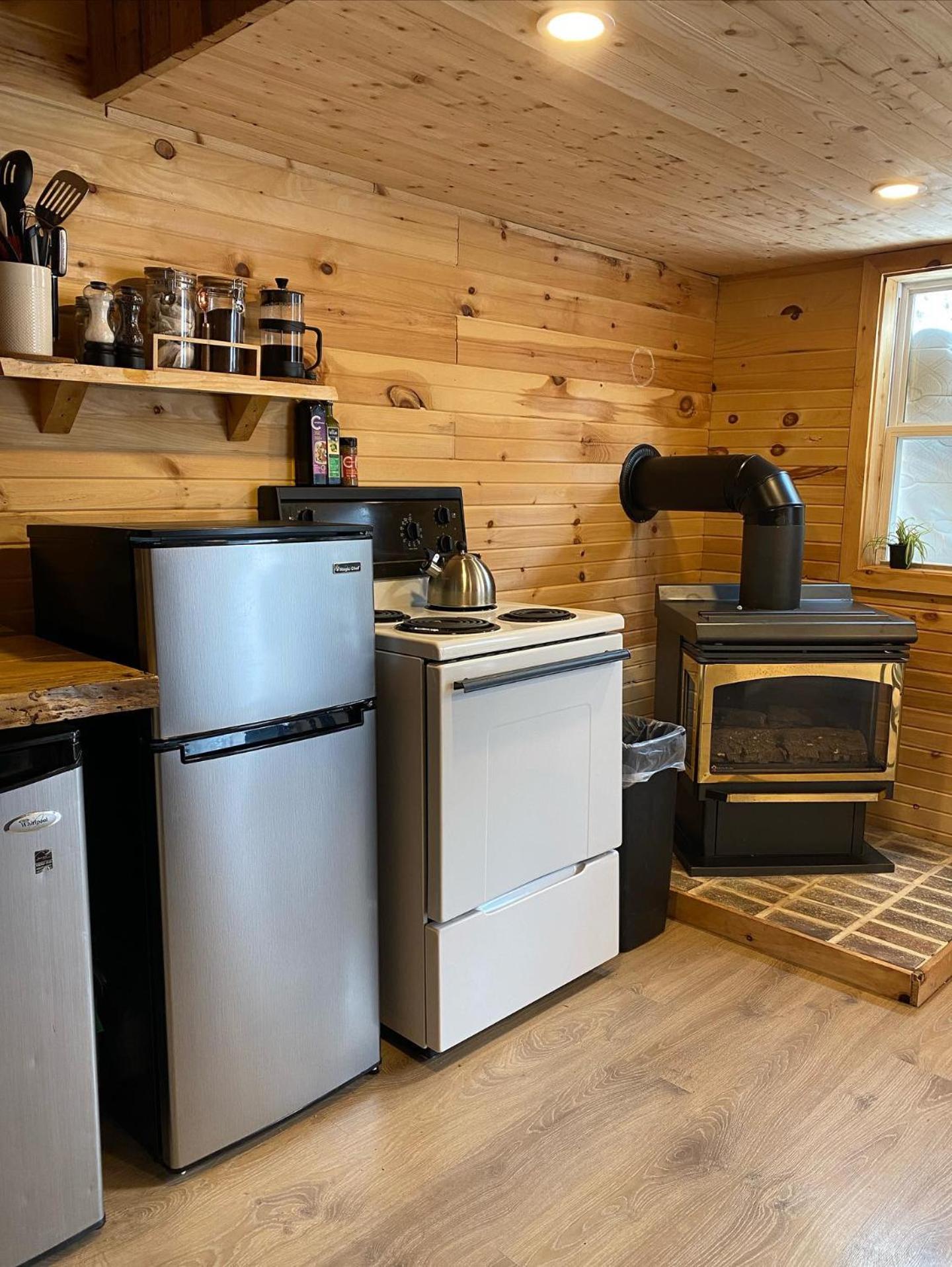 Hillside Haven 1 Bedroom with Hot Tub