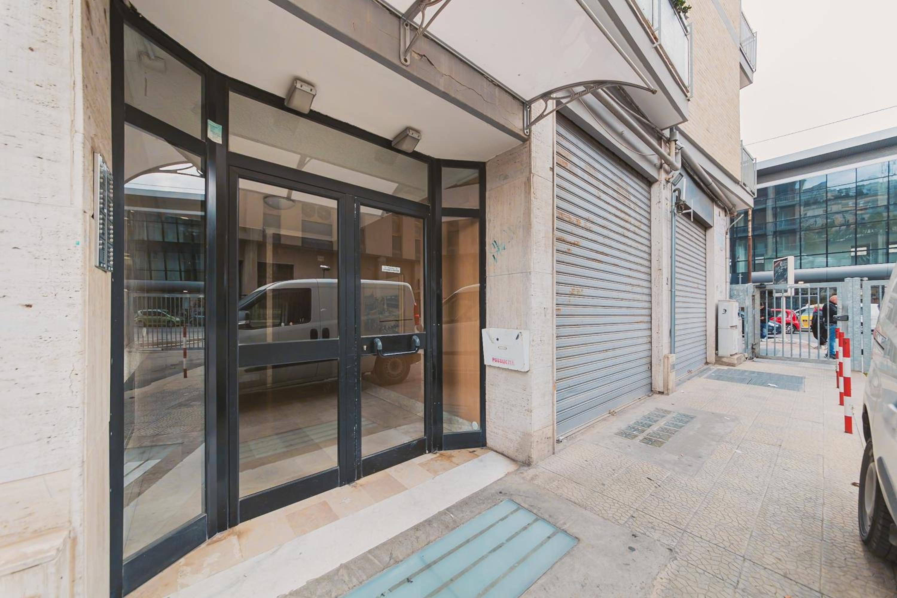 Hotel Apulia Rooms Bari - Image 1