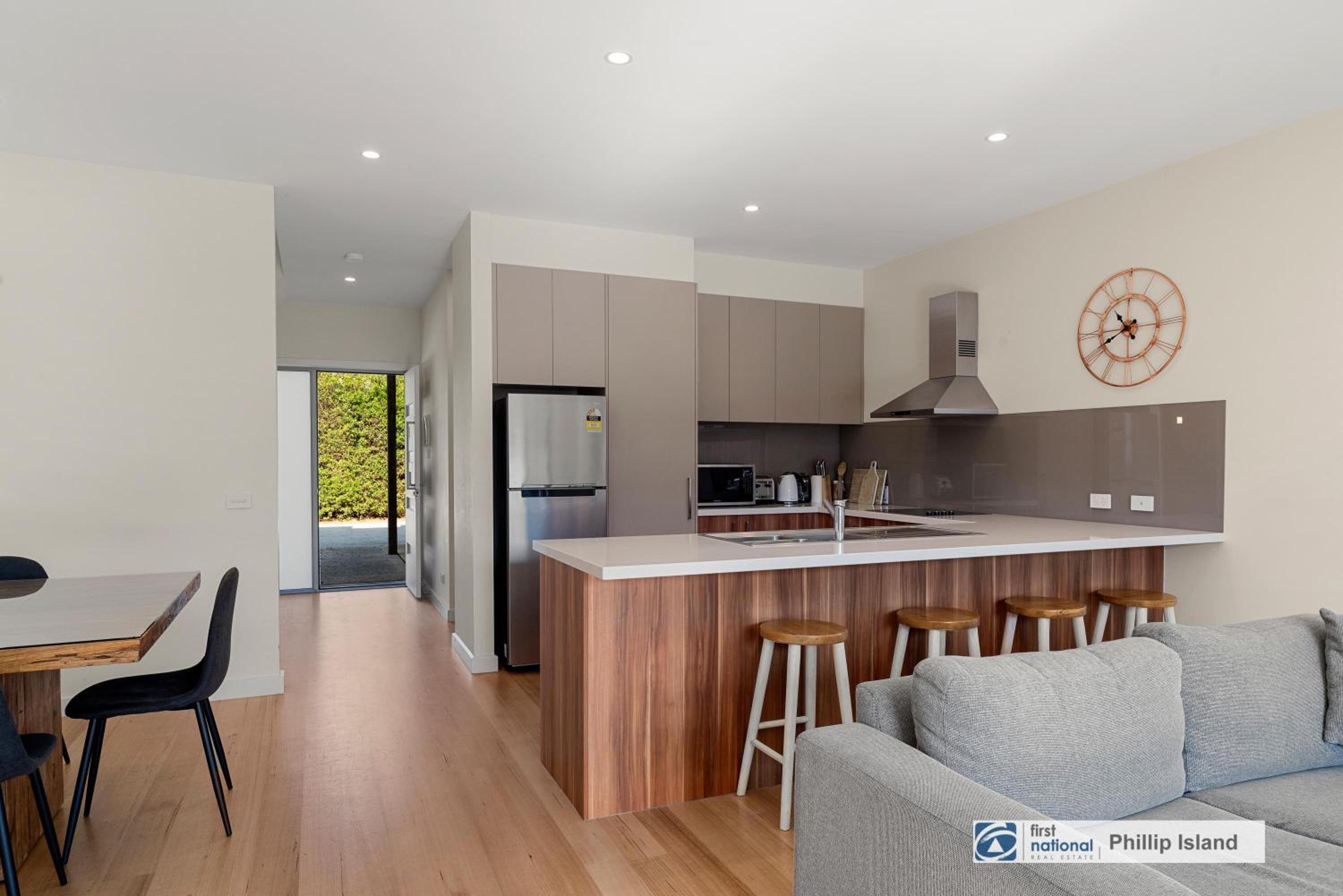 4-6 Broughton Ave, Cowes