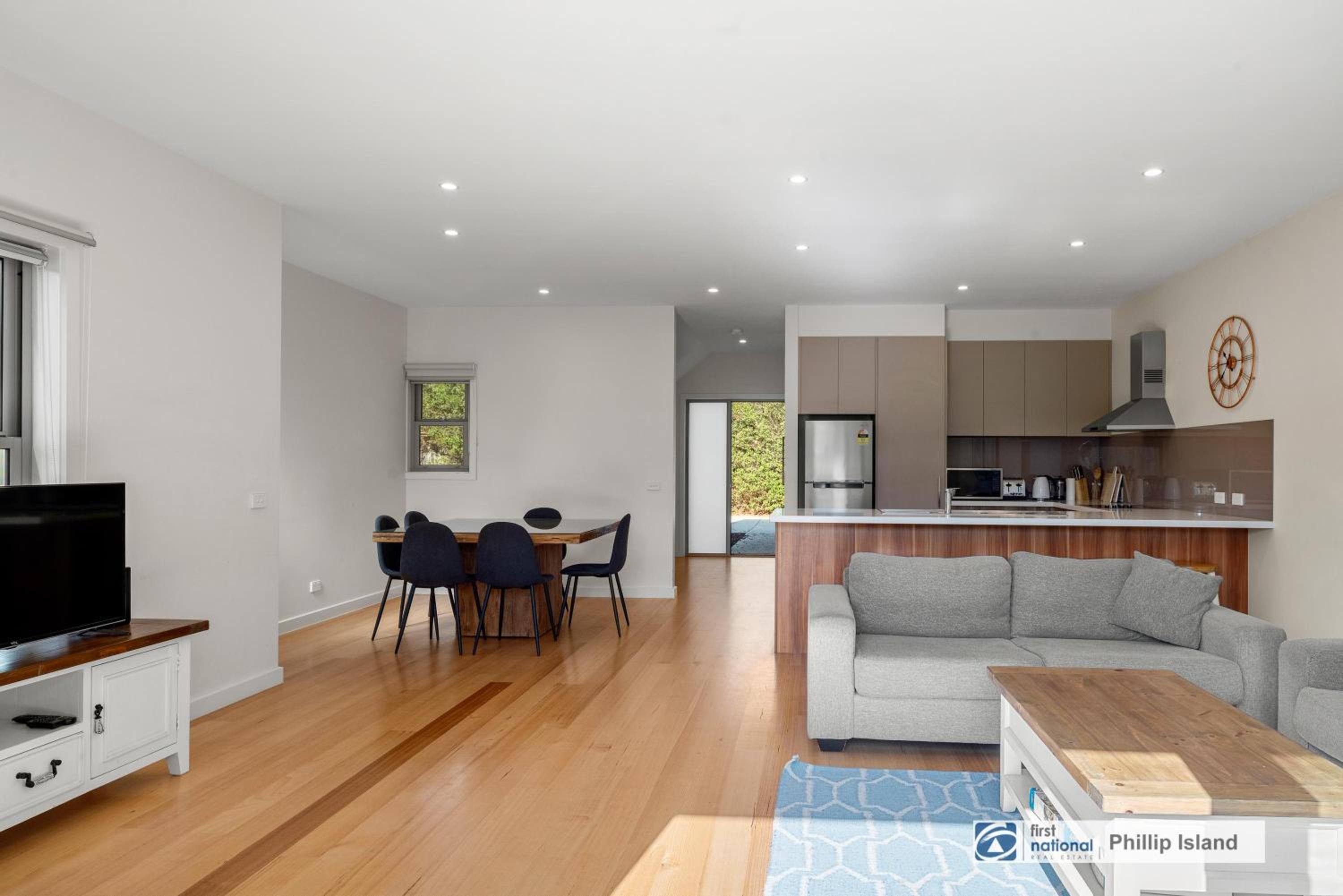 4-6 Broughton Ave, Cowes