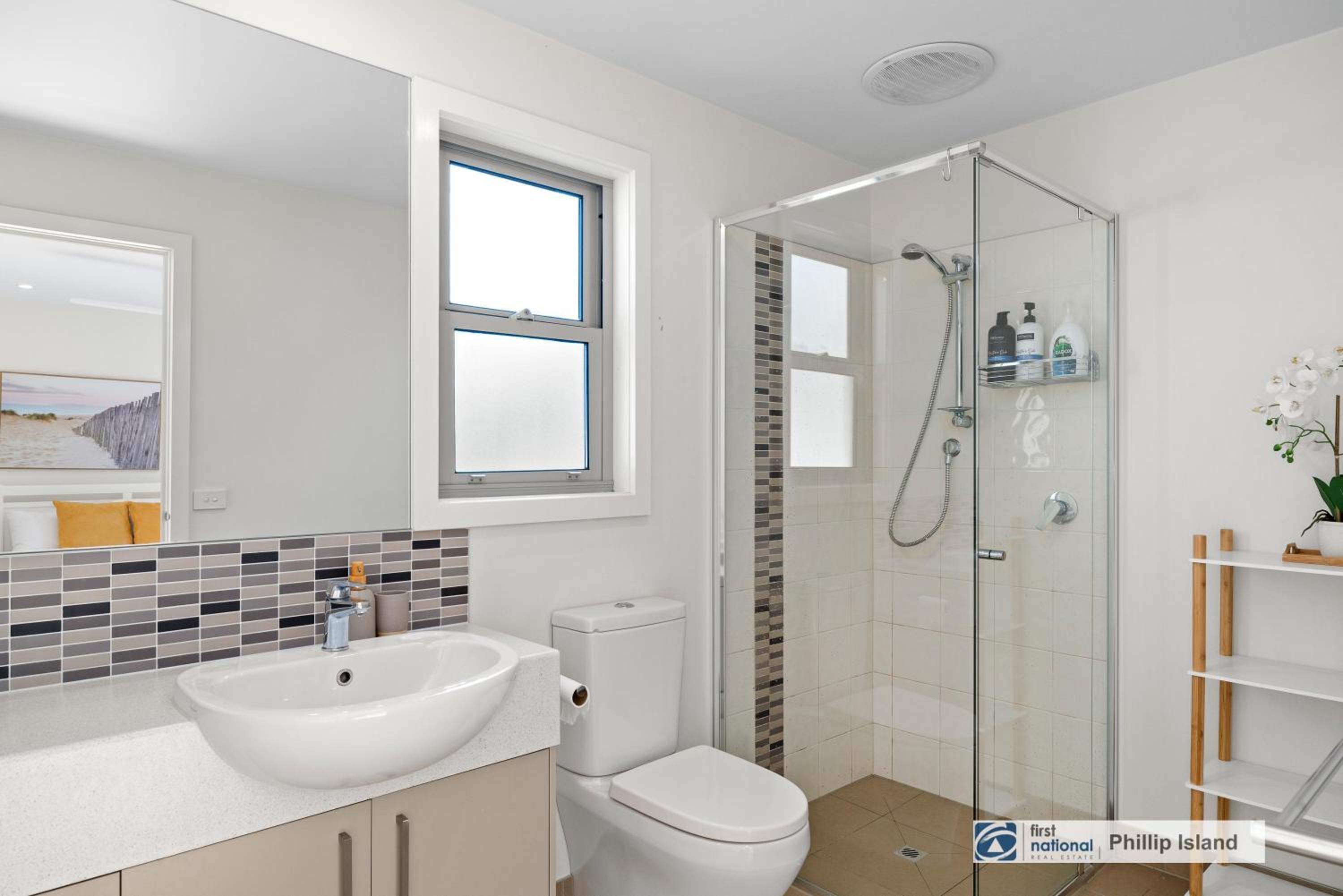 5-6 Broughton Ave, Cowes
