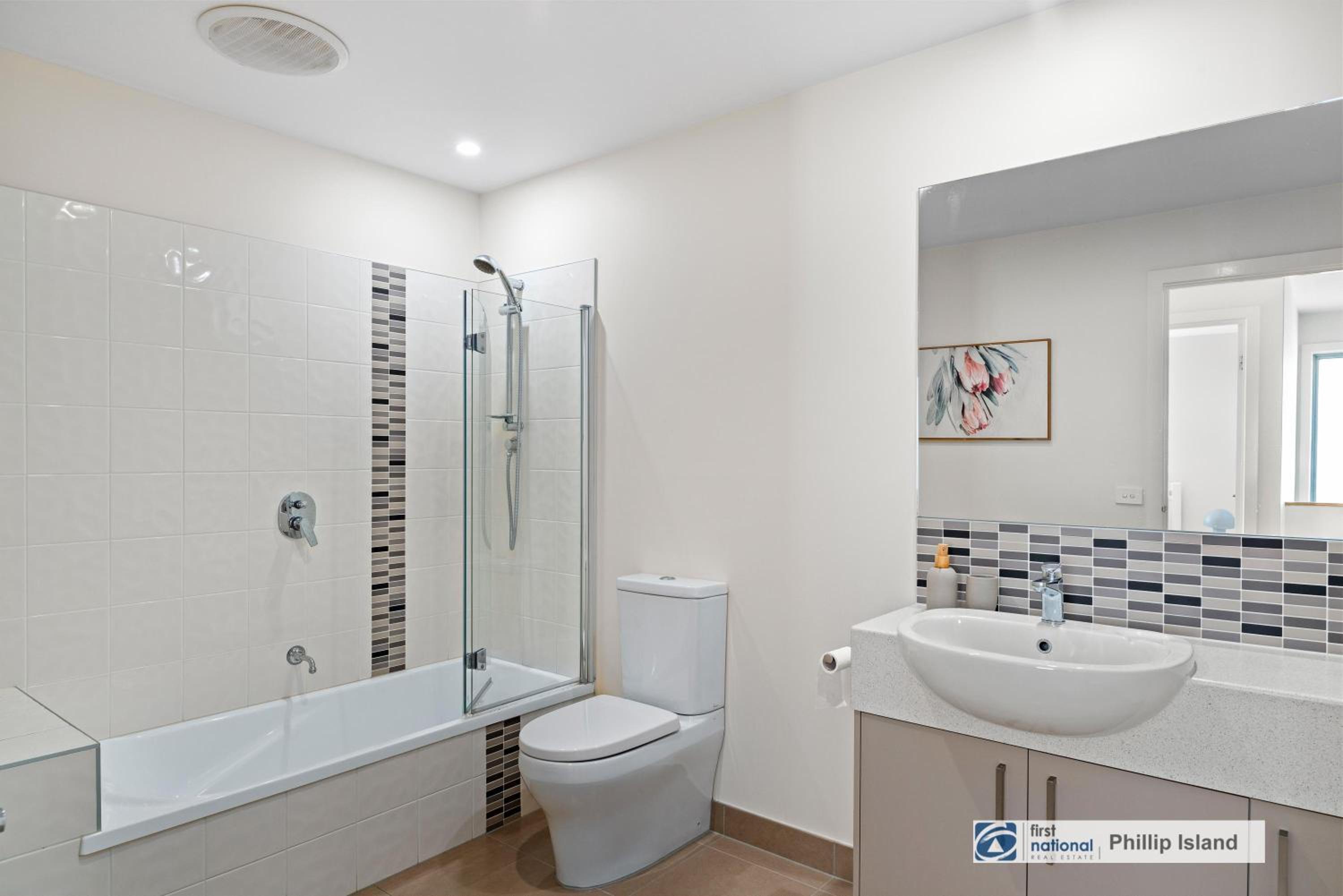 5-6 Broughton Ave, Cowes