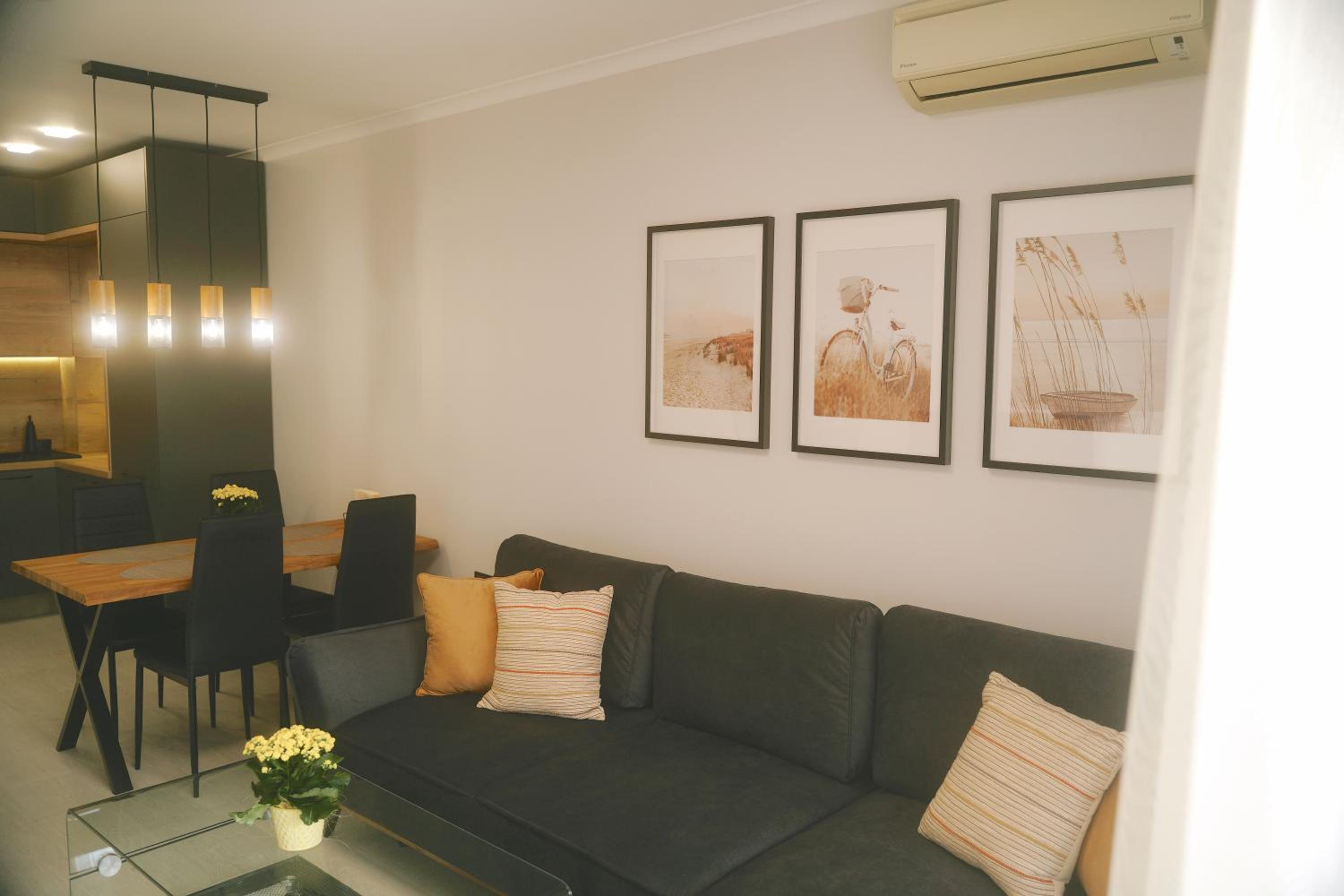 Golden Sands-Beachfront apartment of your dreams
