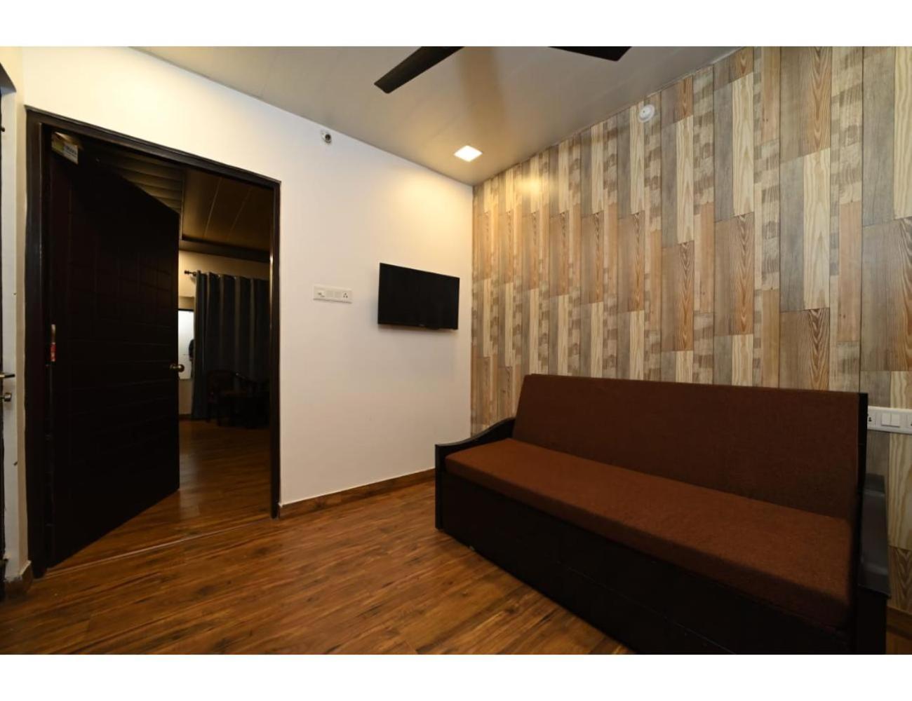 Hotel Katyuri nature view resort, Lansdowne view 2