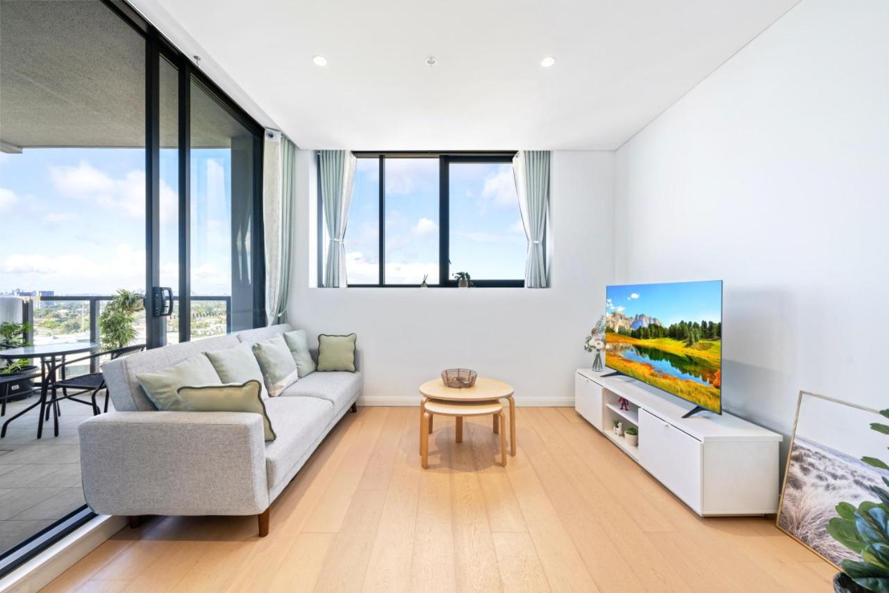 High level urban retreat in Macquarie Park