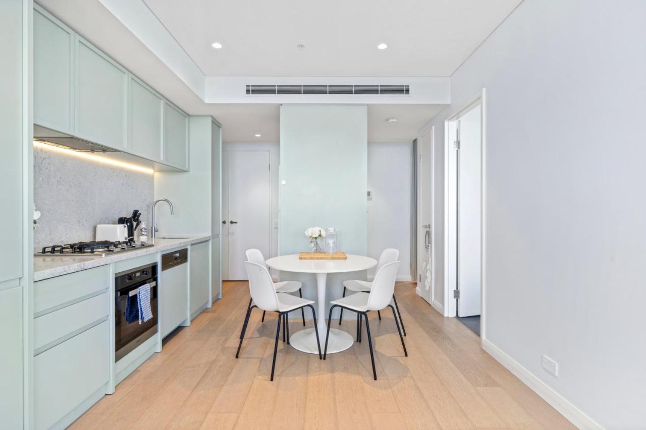 High level urban retreat in Macquarie Park