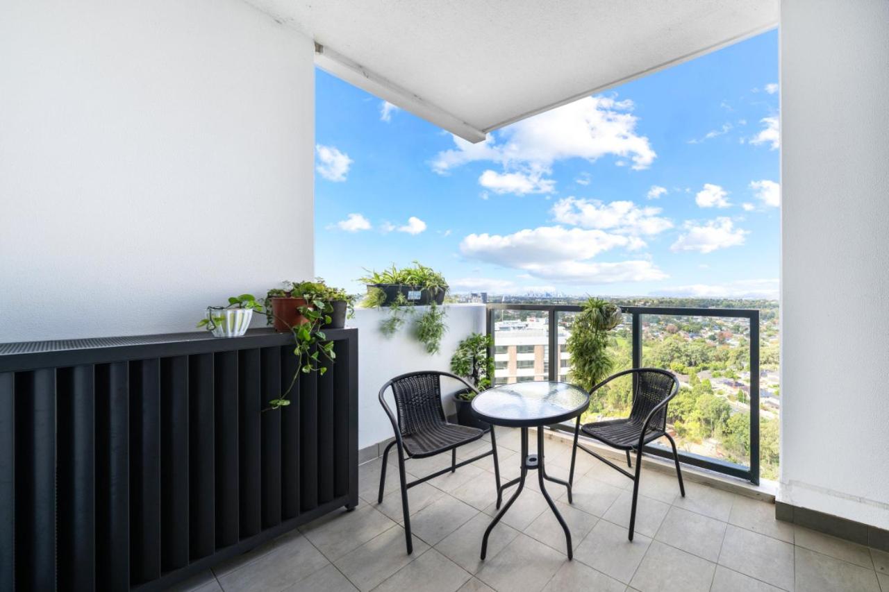 High level urban retreat in Macquarie Park
