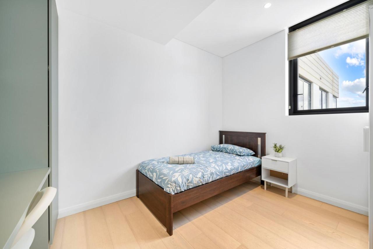High level urban retreat in Macquarie Park