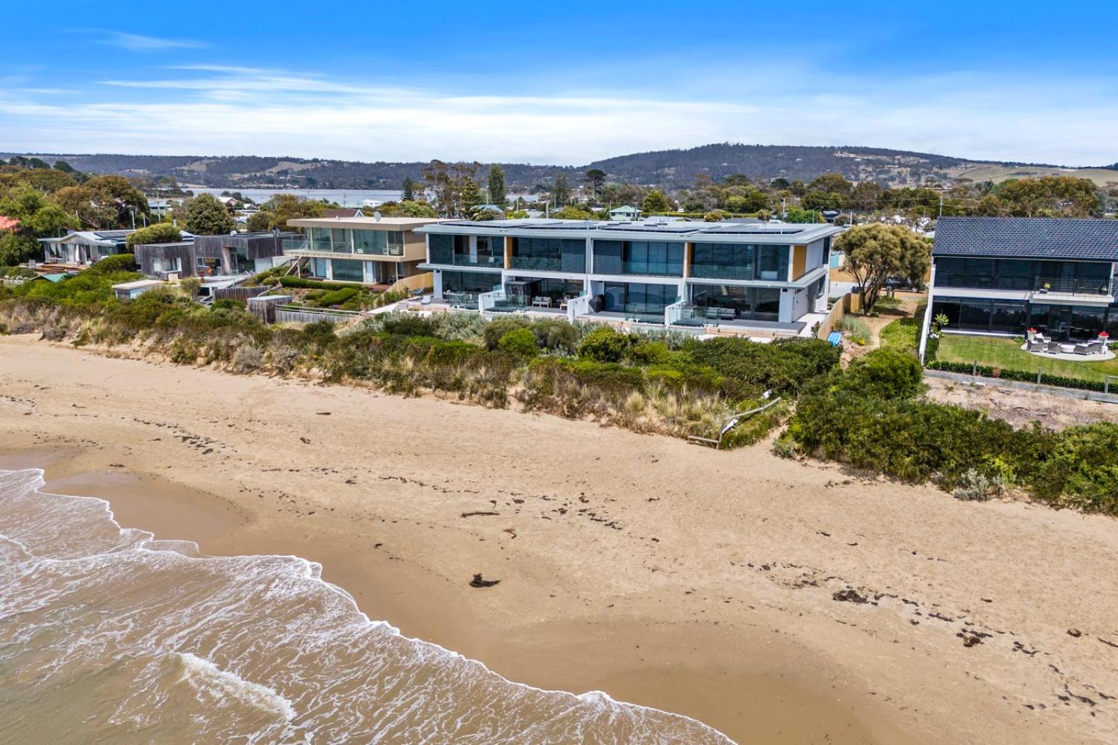 Award-winning beachfront luxury in Cremorne