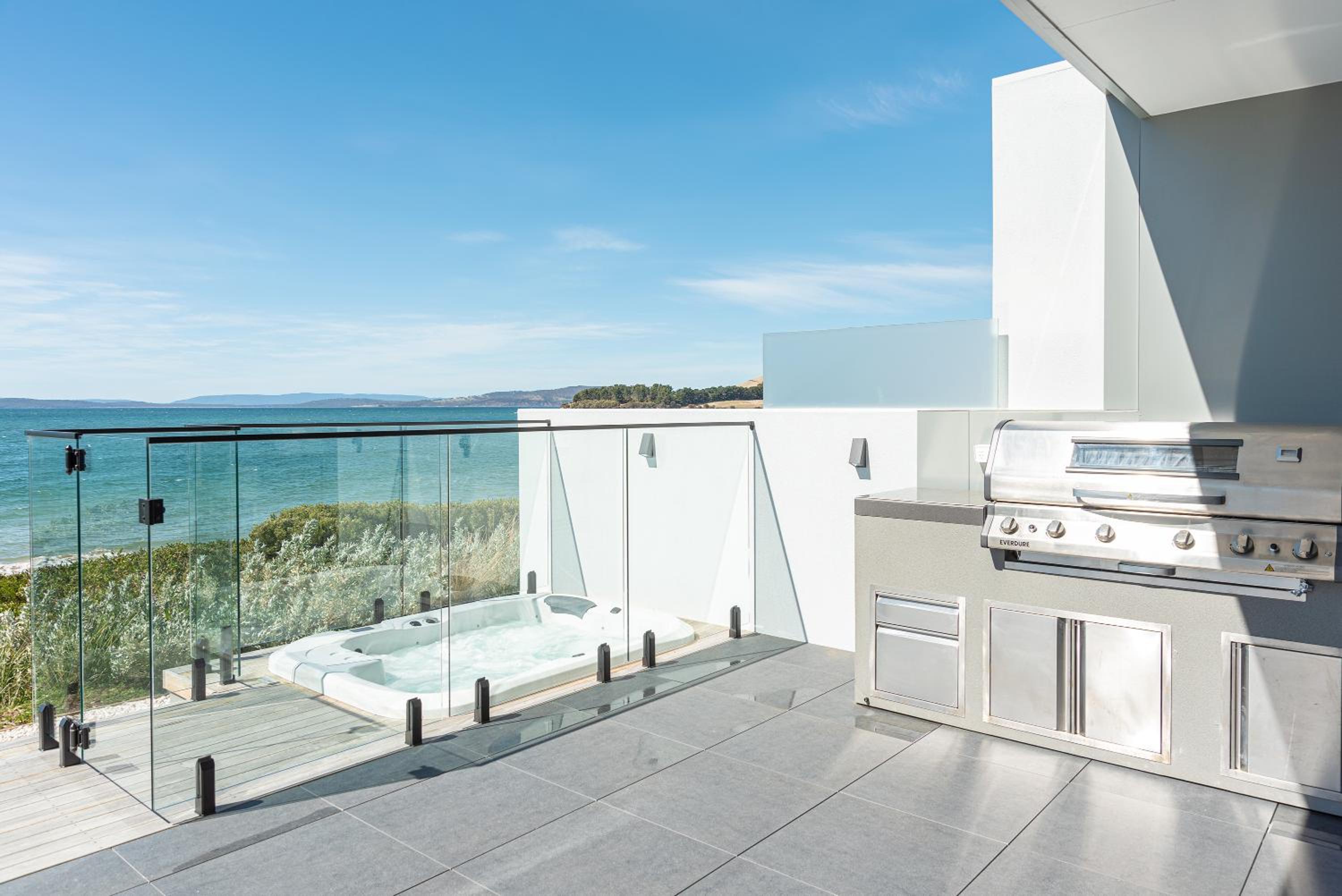 Award-winning beachfront luxury in Cremorne