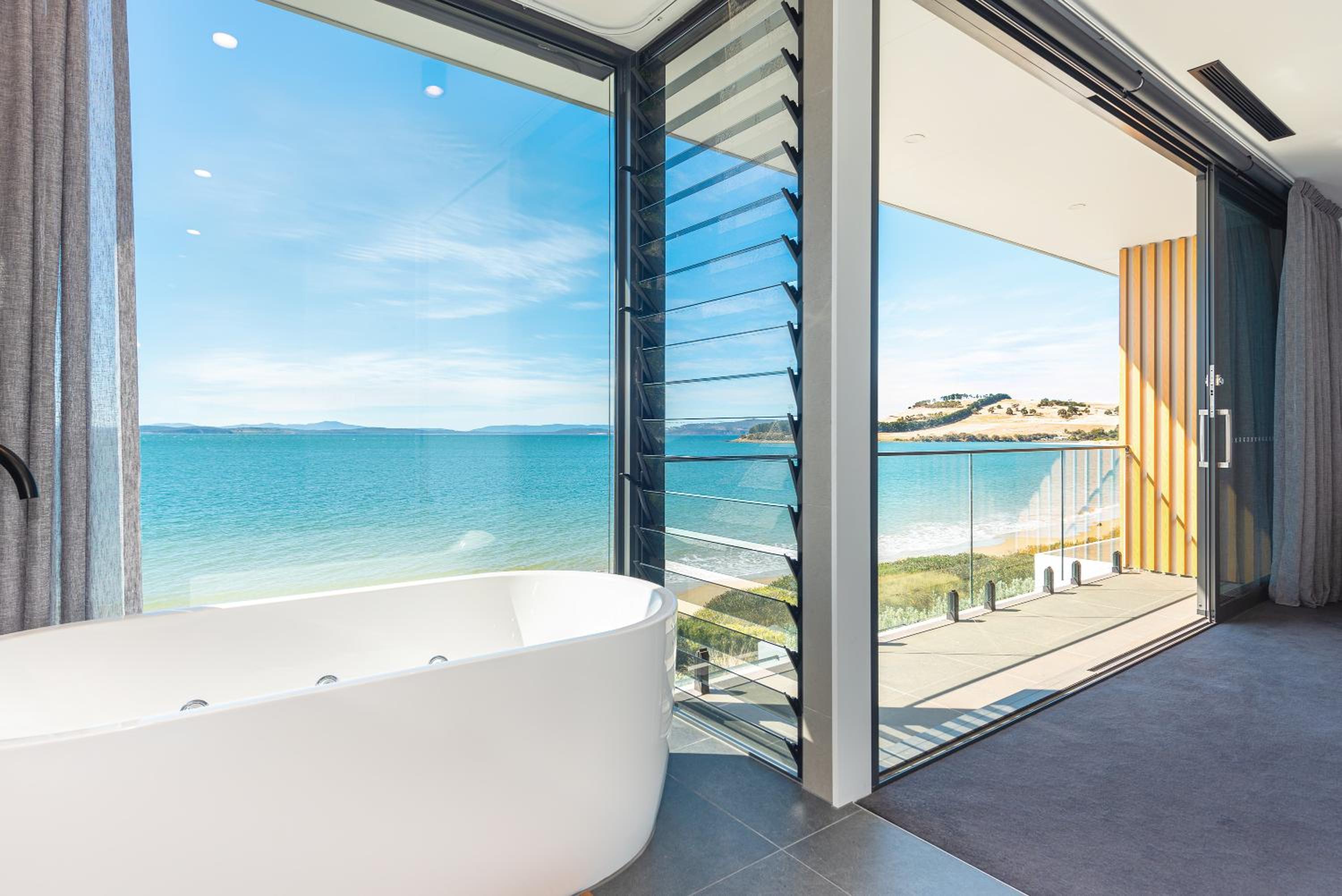 Award-winning beachfront luxury in Cremorne
