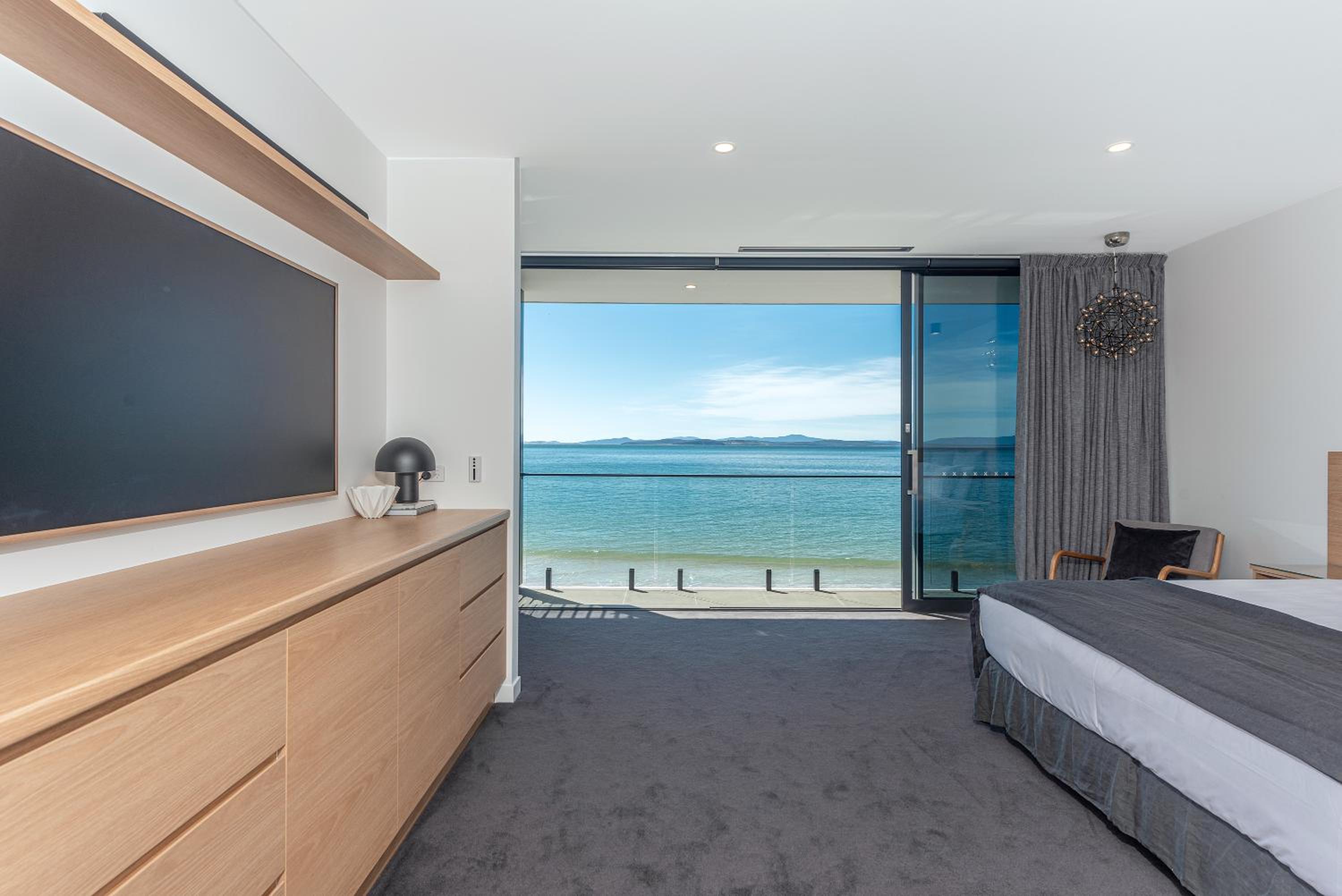 Award-winning beachfront luxury in Cremorne