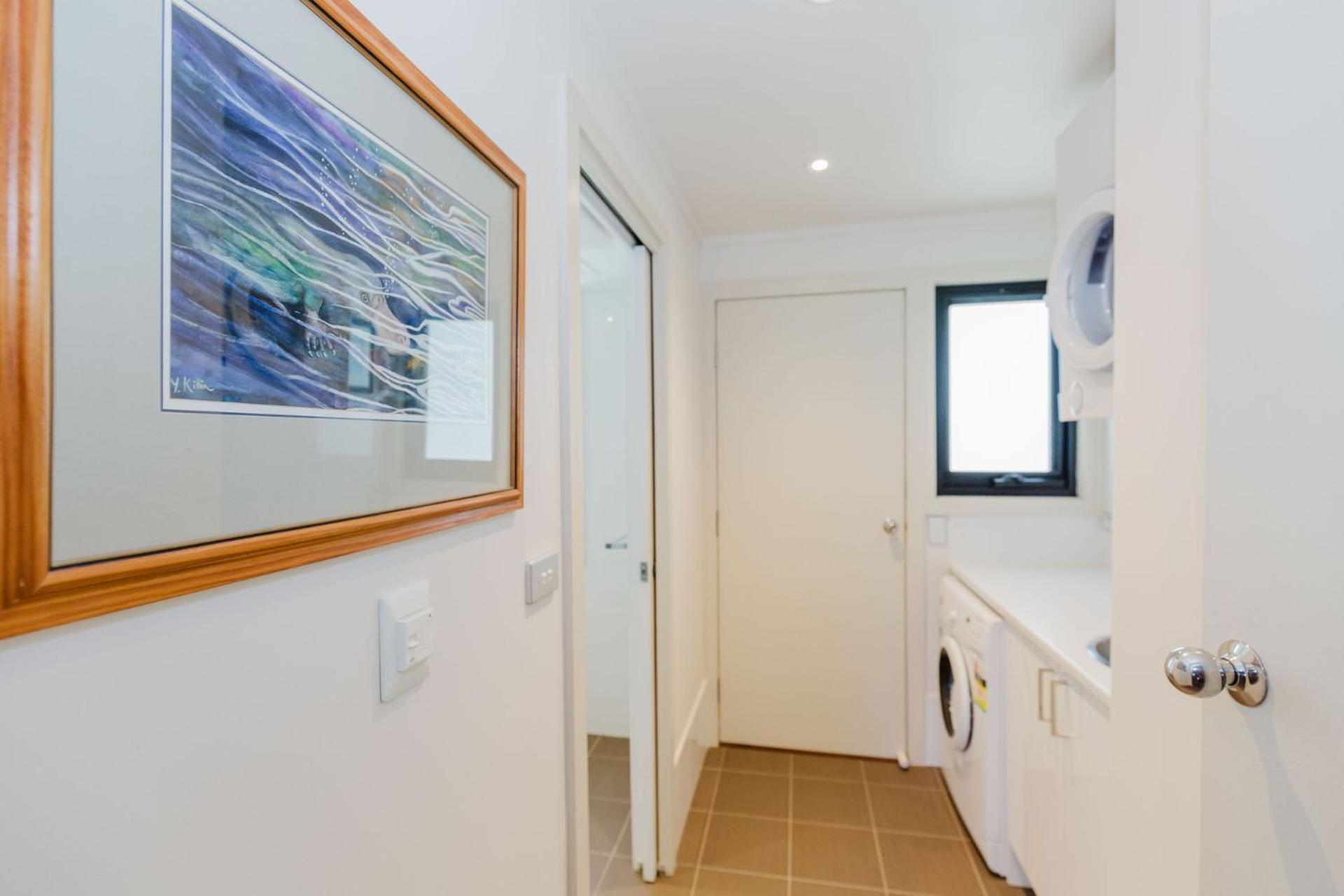 10 Kanangra Crescent - Entire