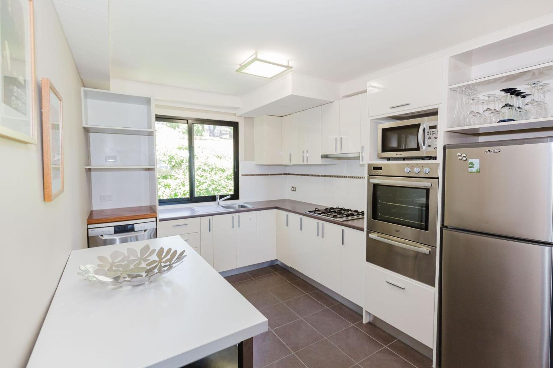 10 Kanangra Crescent - Entire